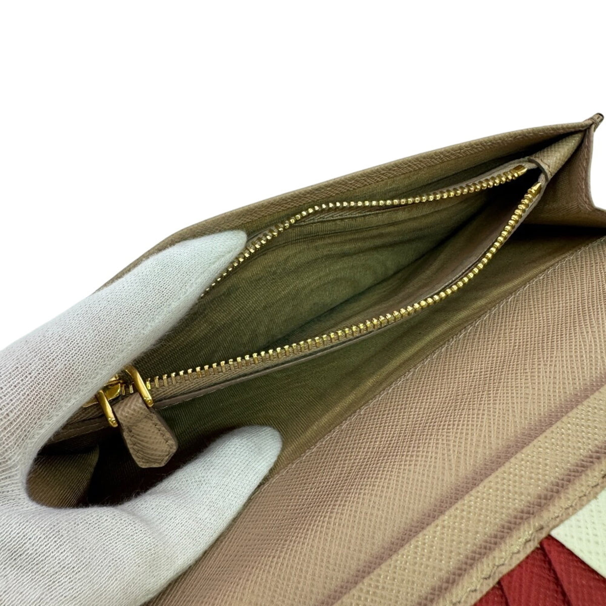 Prada Beige Leather (Pre-Owned)