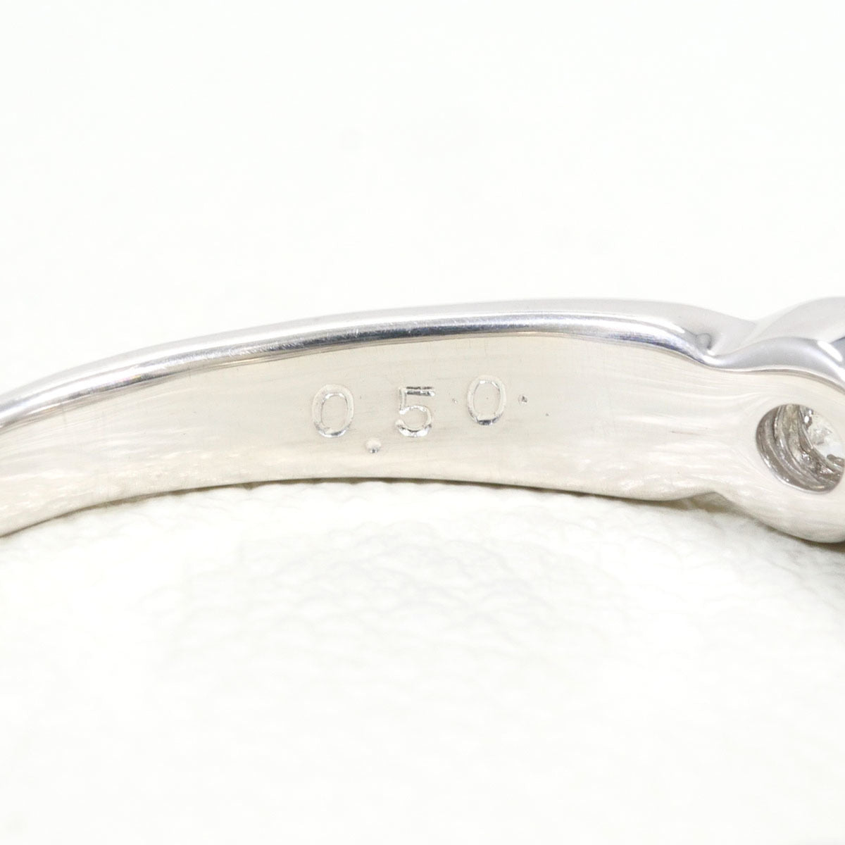 Unbranded White Gold White Gold (18K) Band Ring (Pre-Owned)