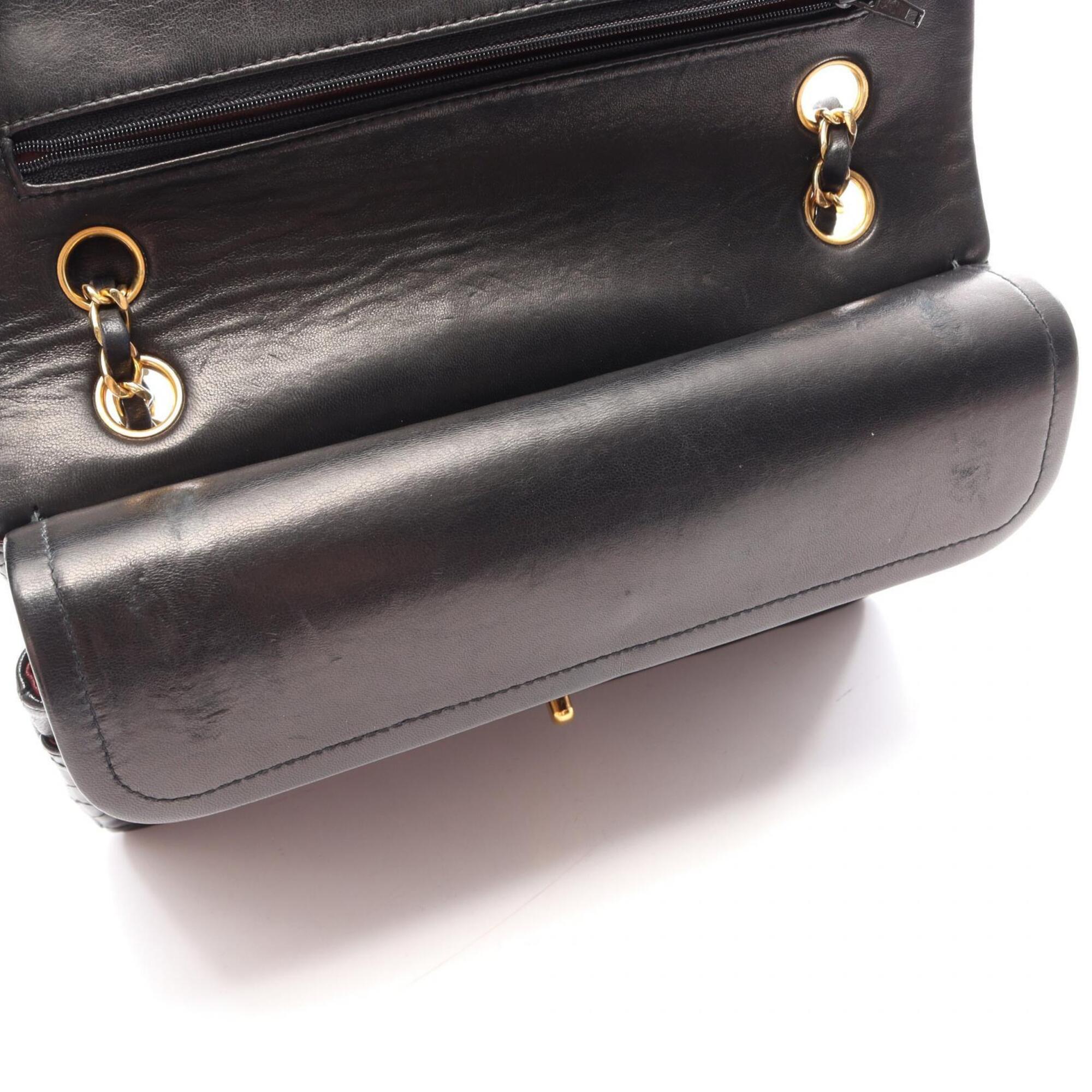 Chanel Black Leather Handbag Shoulder Bag (Pre-Owned)