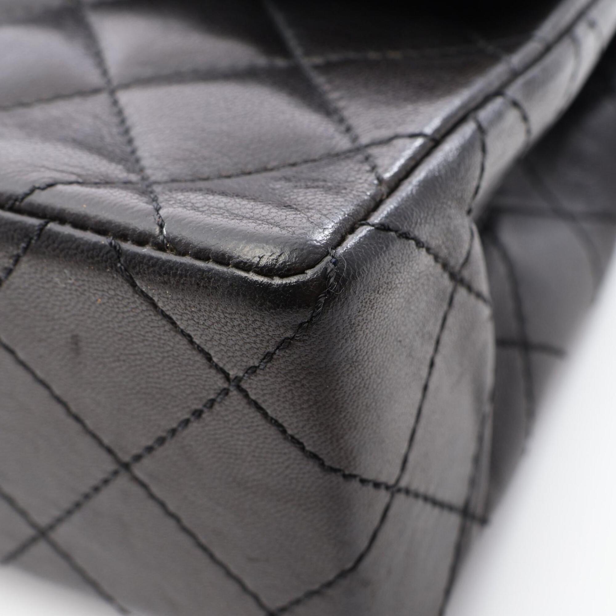 Chanel Black Leather Handbag Shoulder Bag (Pre-Owned)