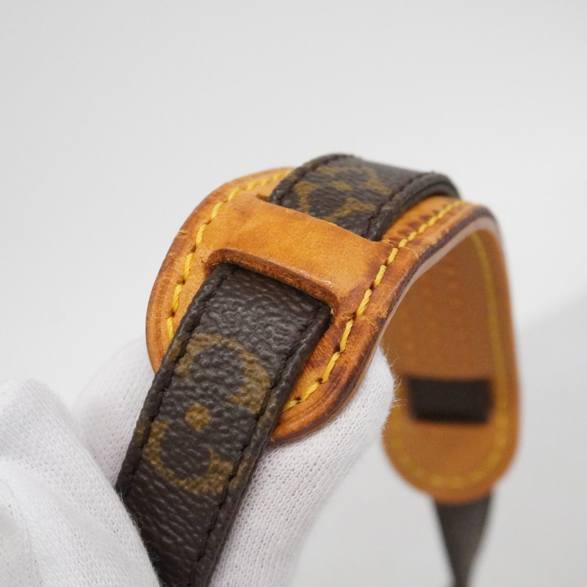 Louis Vuitton Brown Shoulder Bag (Pre-Owned)