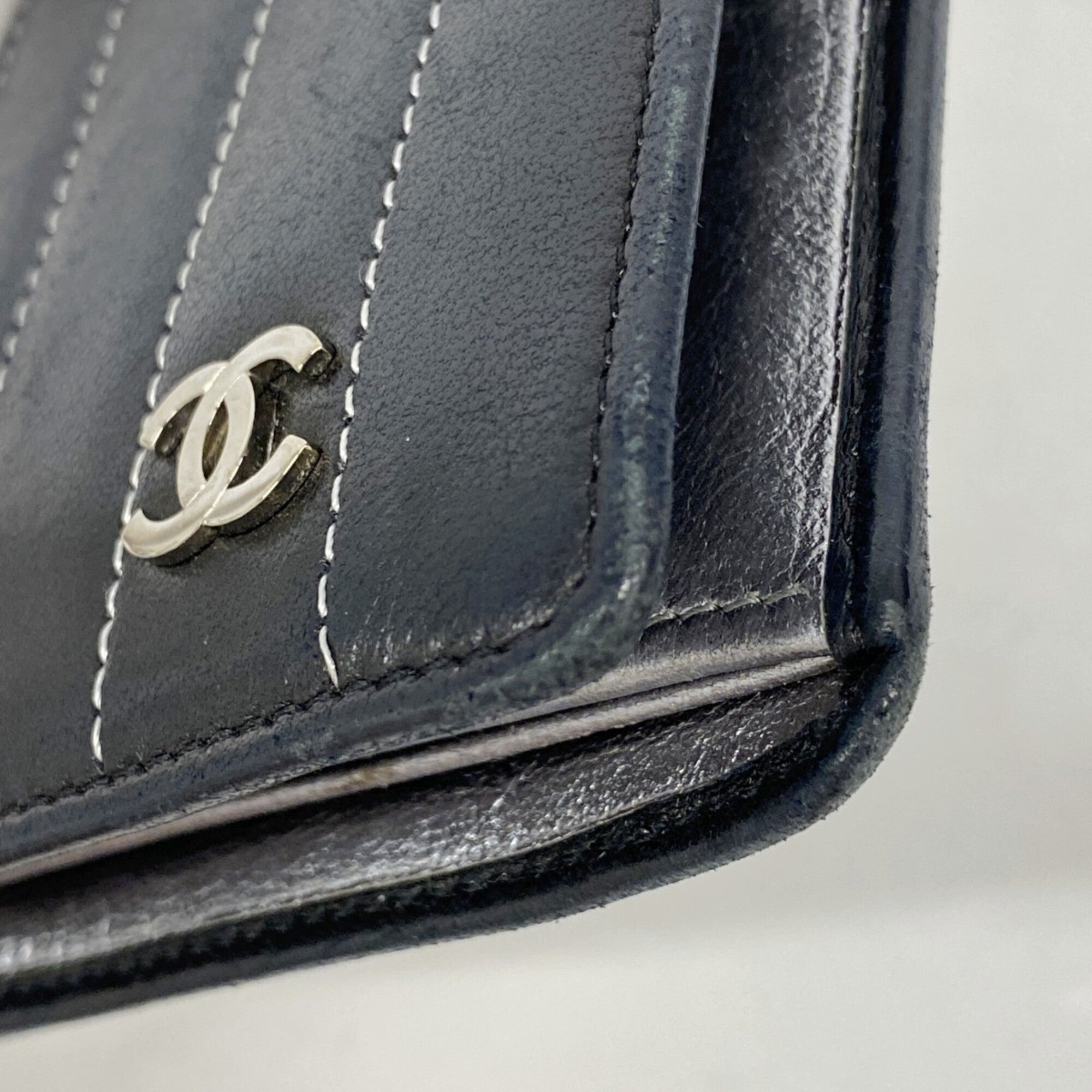 Chanel Black Leather Long Wallet (Bi-Fold) (Pre-Owned)