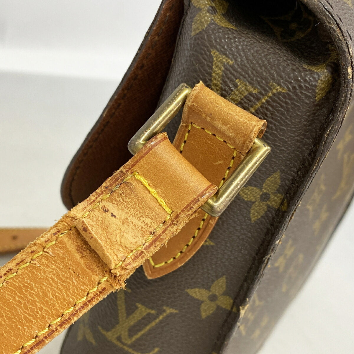 Louis Vuitton Brown Shoulder Bag (Pre-Owned)