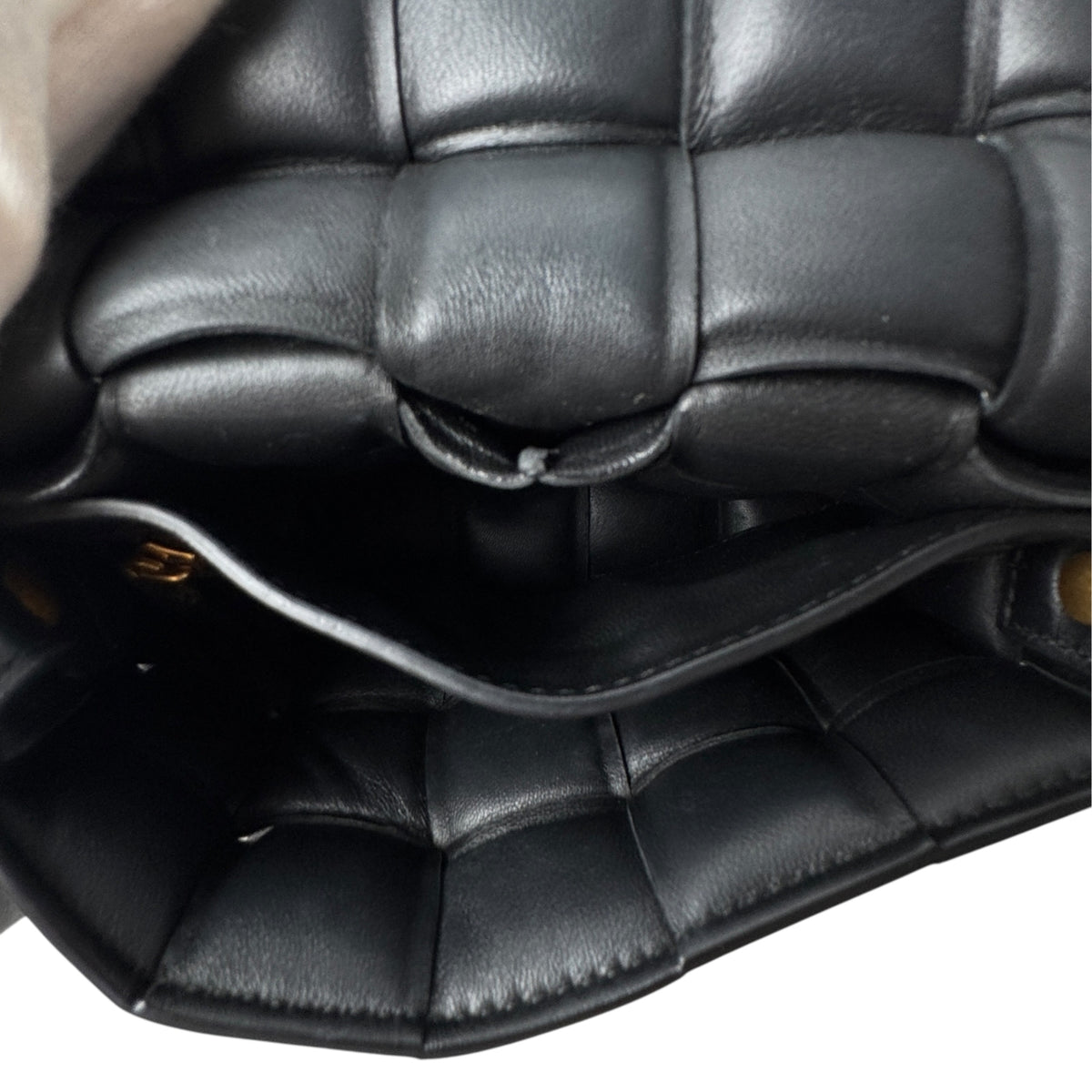 Bottega Veneta Black Leather Shoulder Bag (Pre-Owned)
