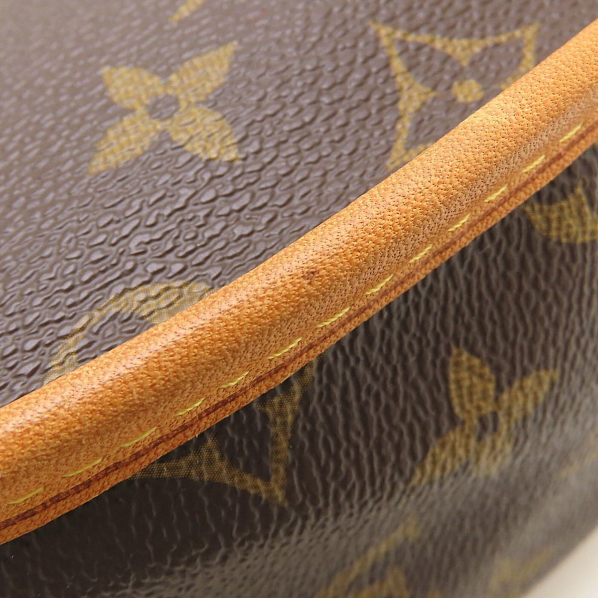 Louis Vuitton Brown Monogram Monogram Shoulder Bag (Pre-Owned)