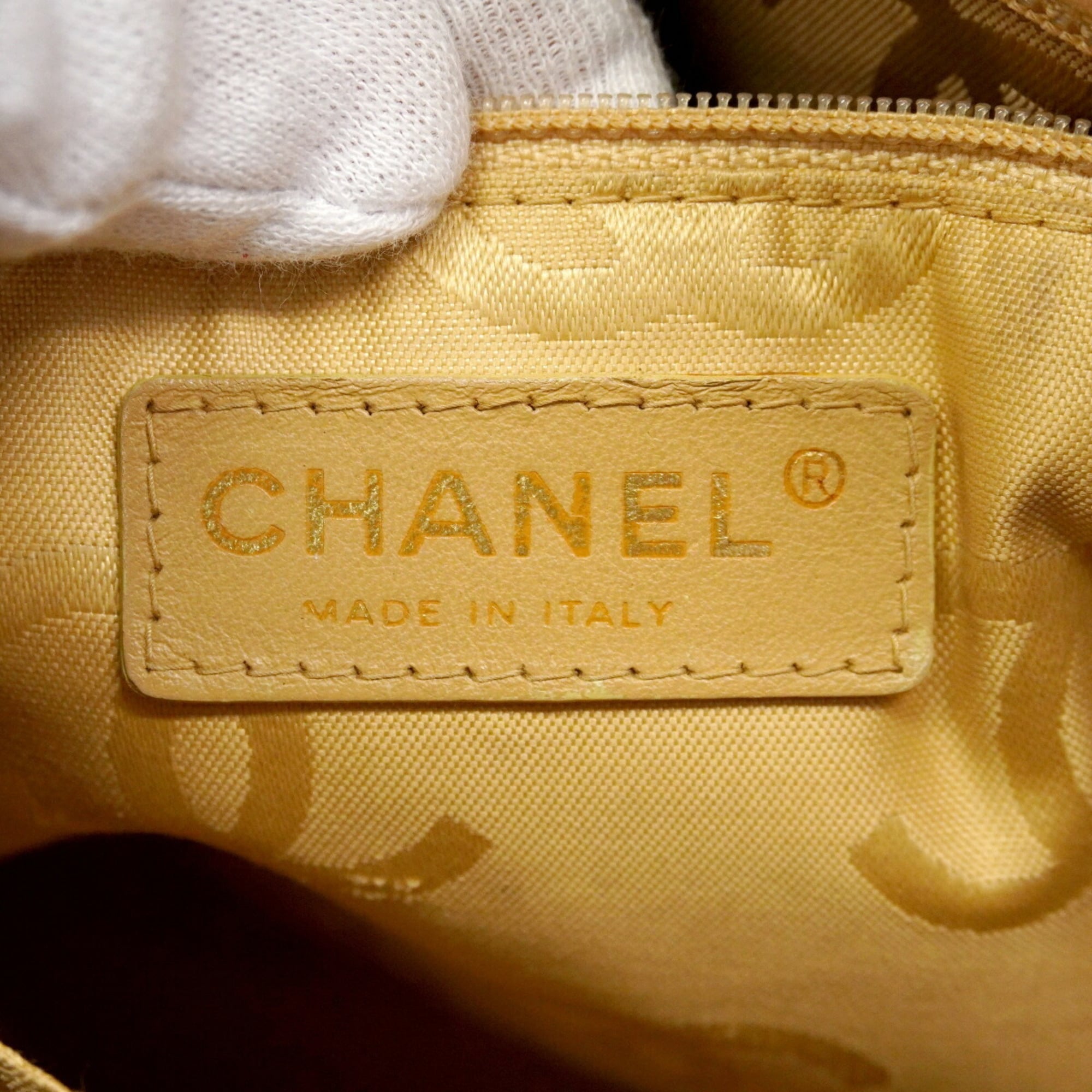 Chanel Beige Leather Tote Bag (Pre-Owned)