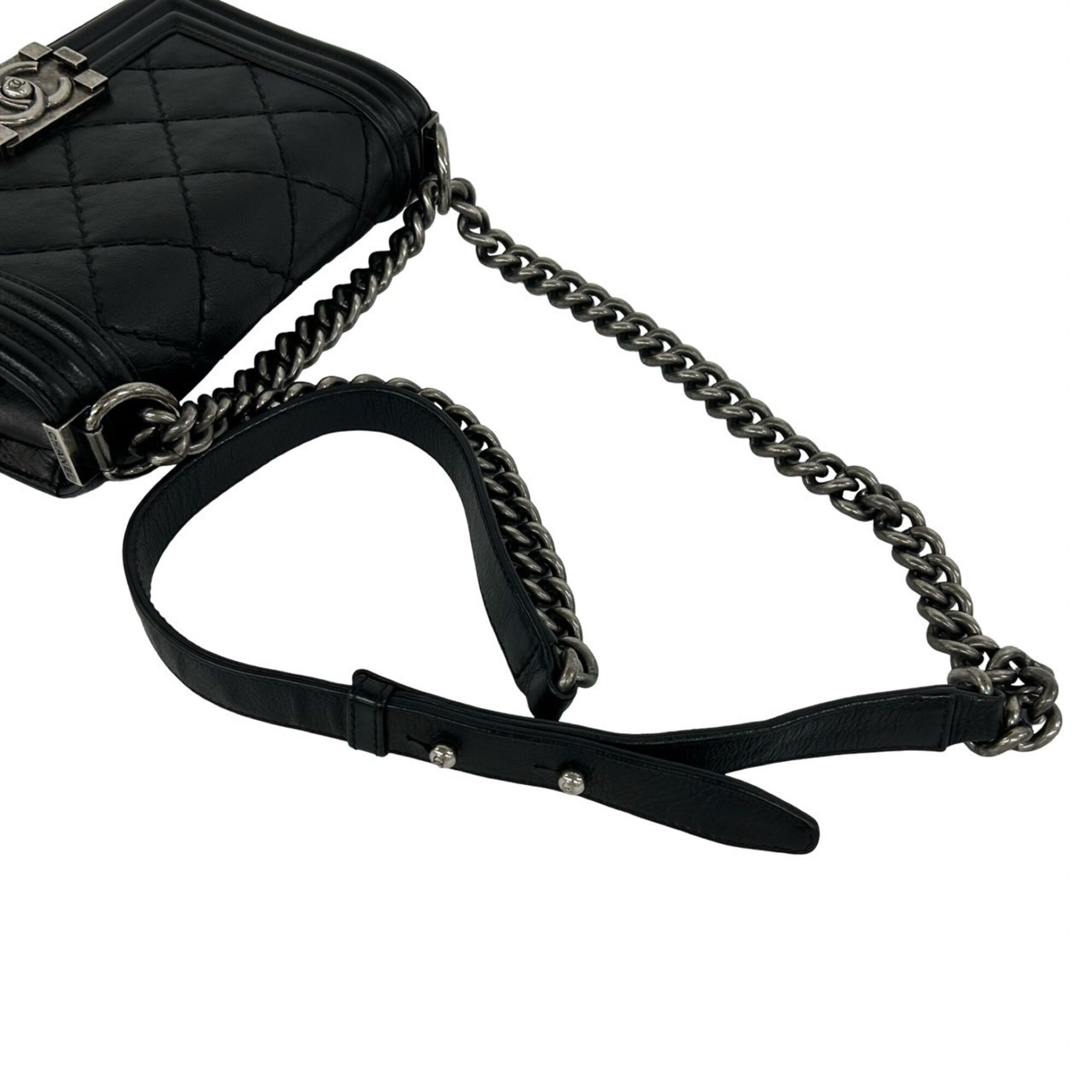 Chanel Black Leather Shoulder Bag (Pre-Owned)