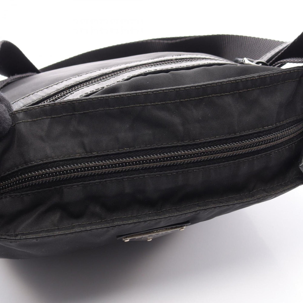 Prada Black Nylon Leather Handbag Shoulder Bag (Pre-Owned)
