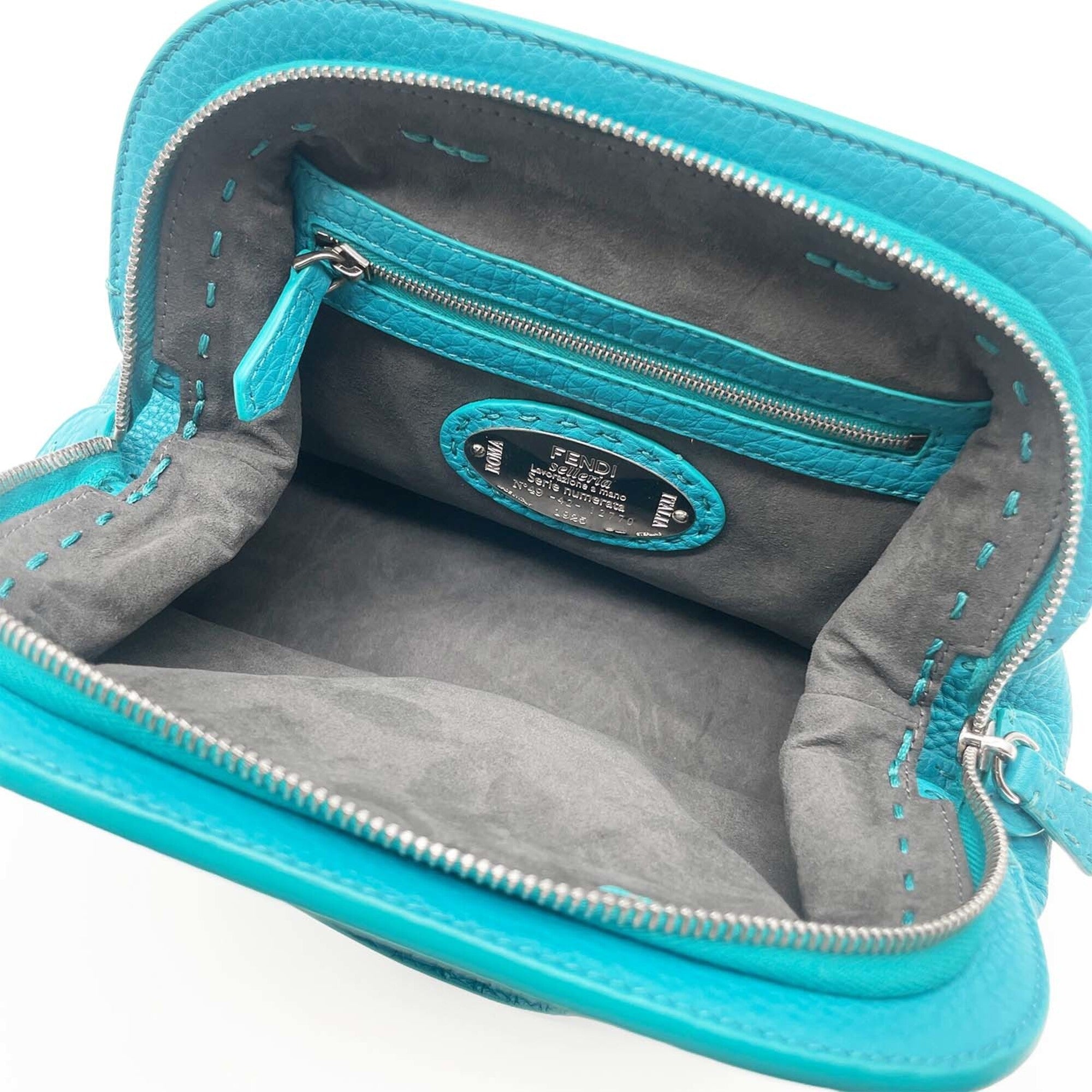 Fendi Blue Leather Shoulder Bag (Pre-Owned)
