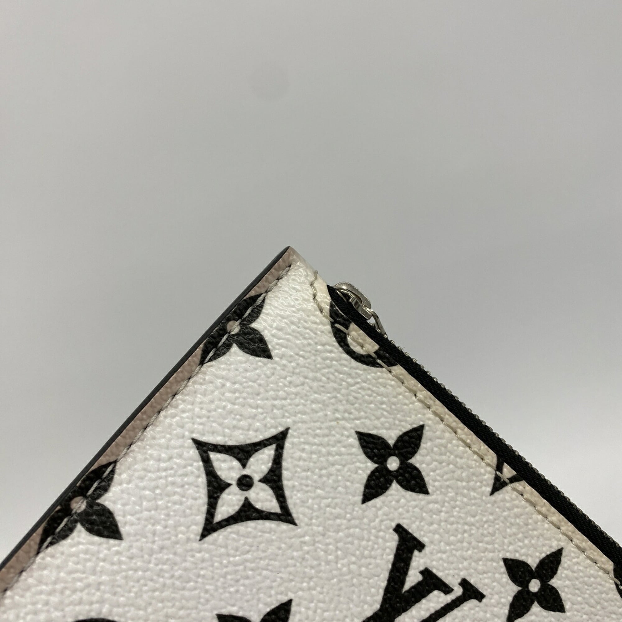 Louis Vuitton Blue Handbag (Pre-Owned)