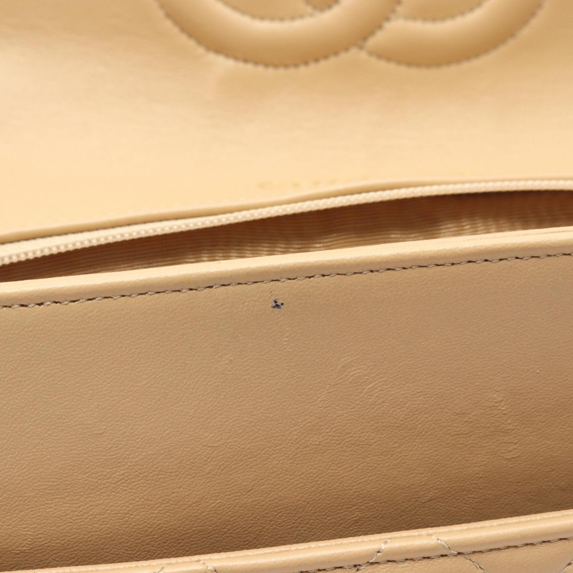 Chanel Matelasse Beige Leather Shoulder Bag (Pre-Owned)