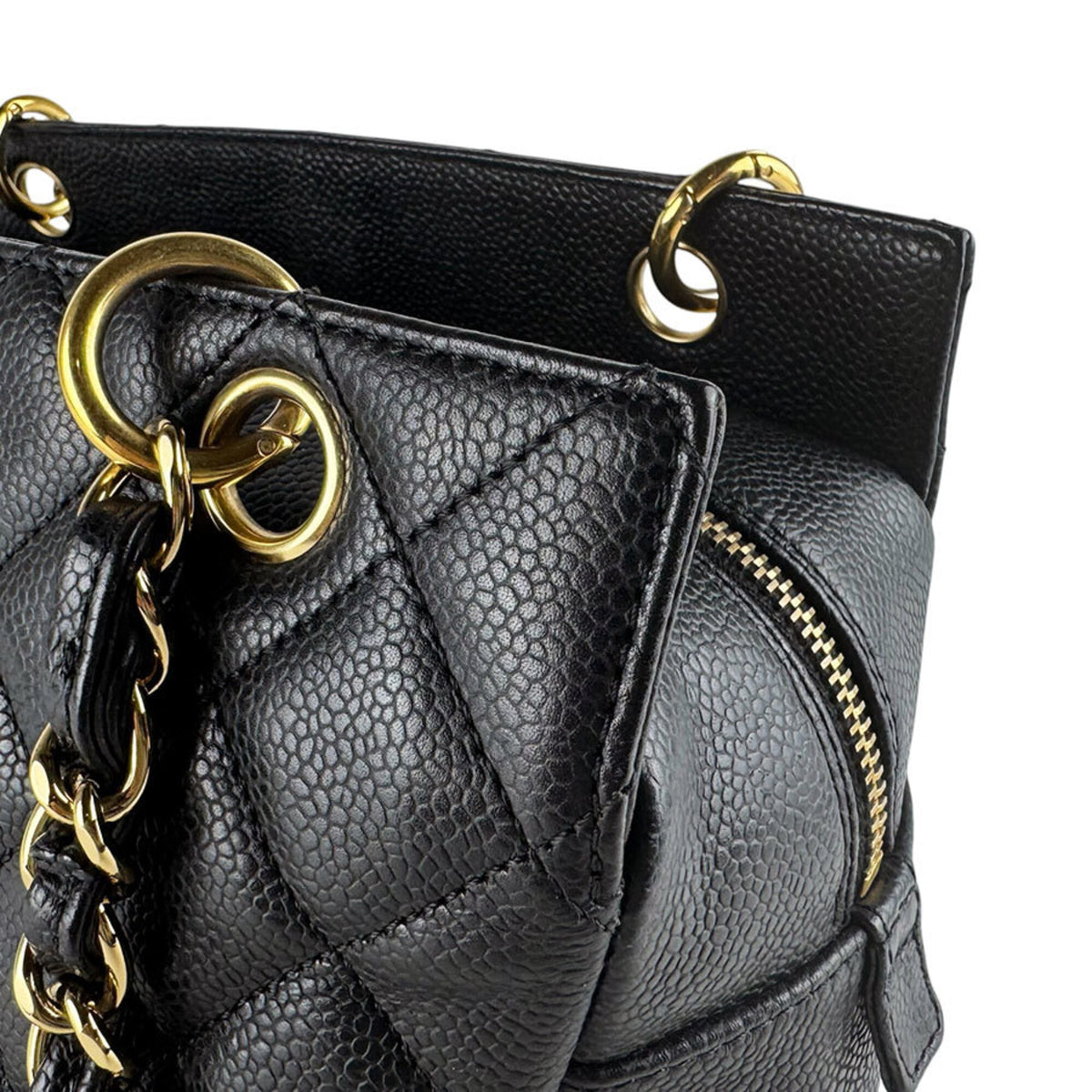 Chanel Black Grained Calfskin Handbag (Pre-Owned)