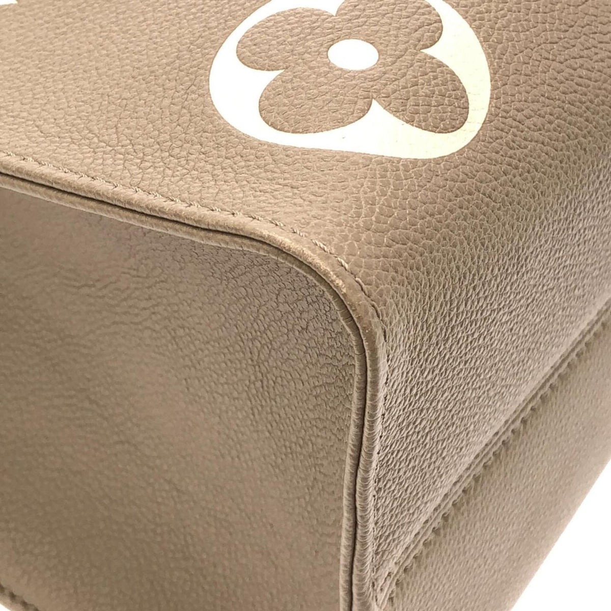 Louis Vuitton Tourterelle Leather Handbag (Pre-Owned)
