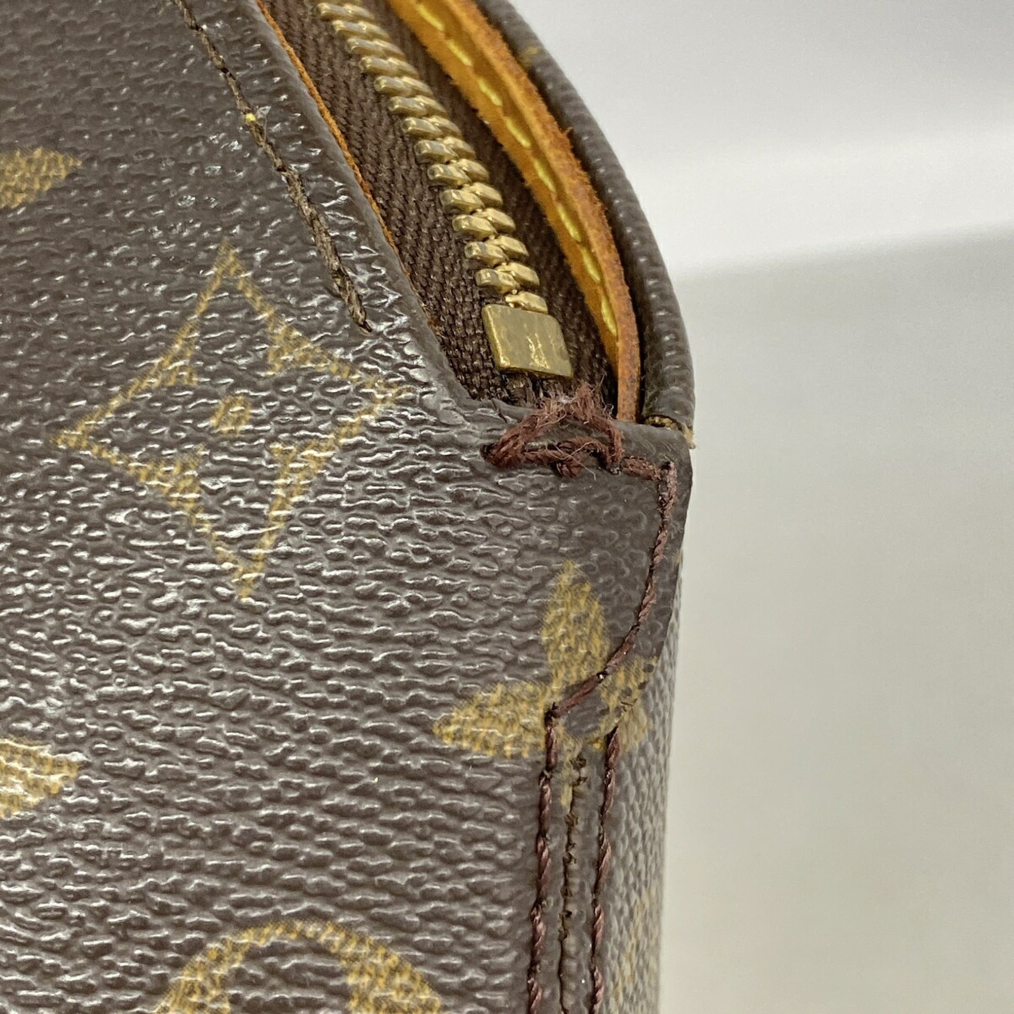 Louis Vuitton Brown Handbag (Pre-Owned)