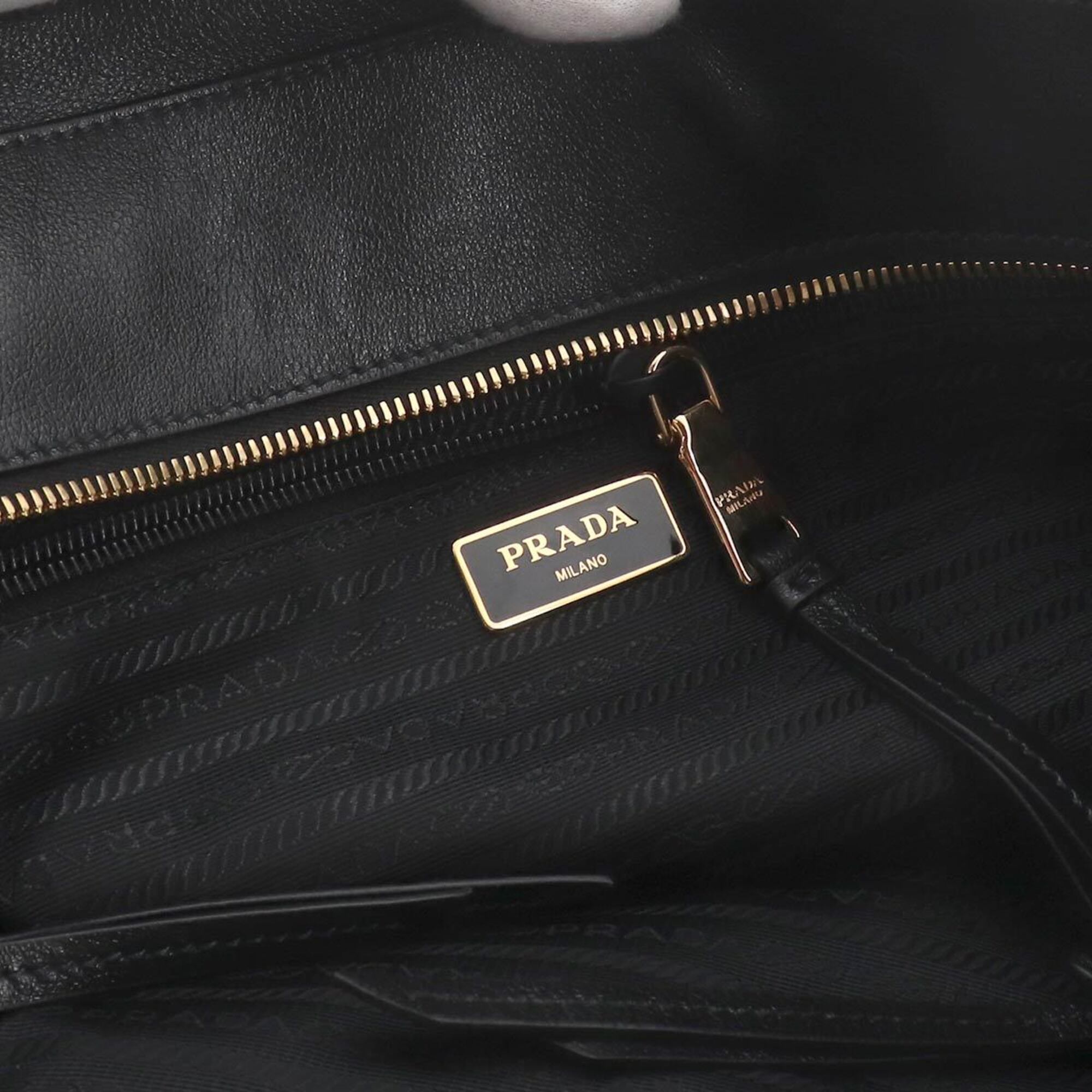 Prada Black Leather Handbag Tote Bag (Pre-Owned)