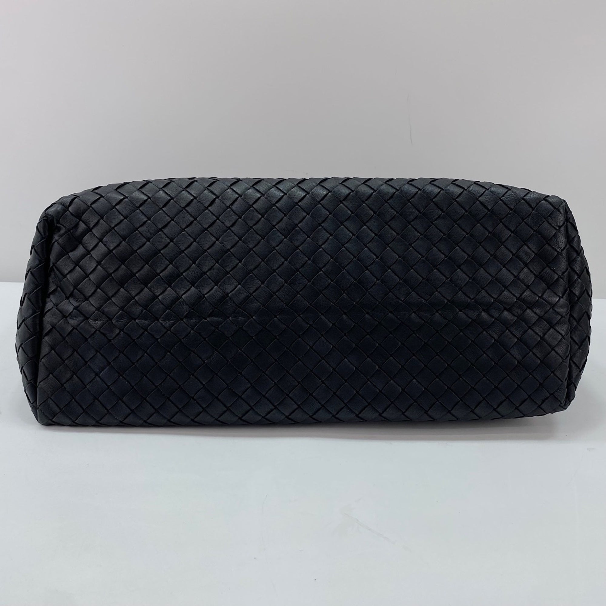 Bottega Veneta Intrecciato Black Intrecciato Handbag (Pre-Owned)