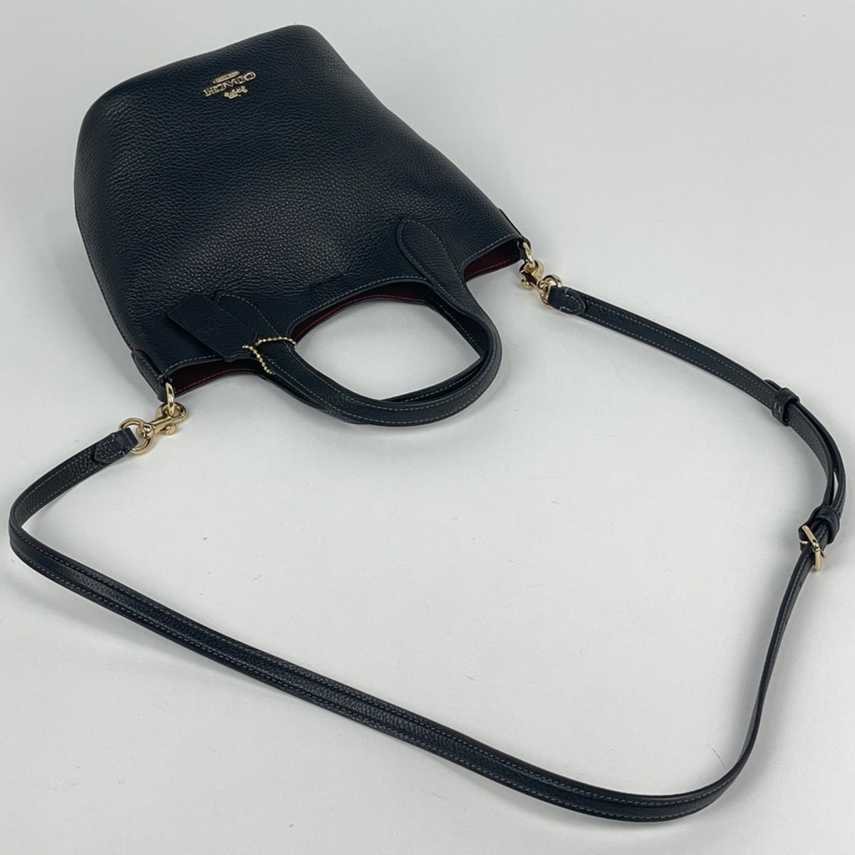 Coach Black Leather Handbag (Pre-Owned)