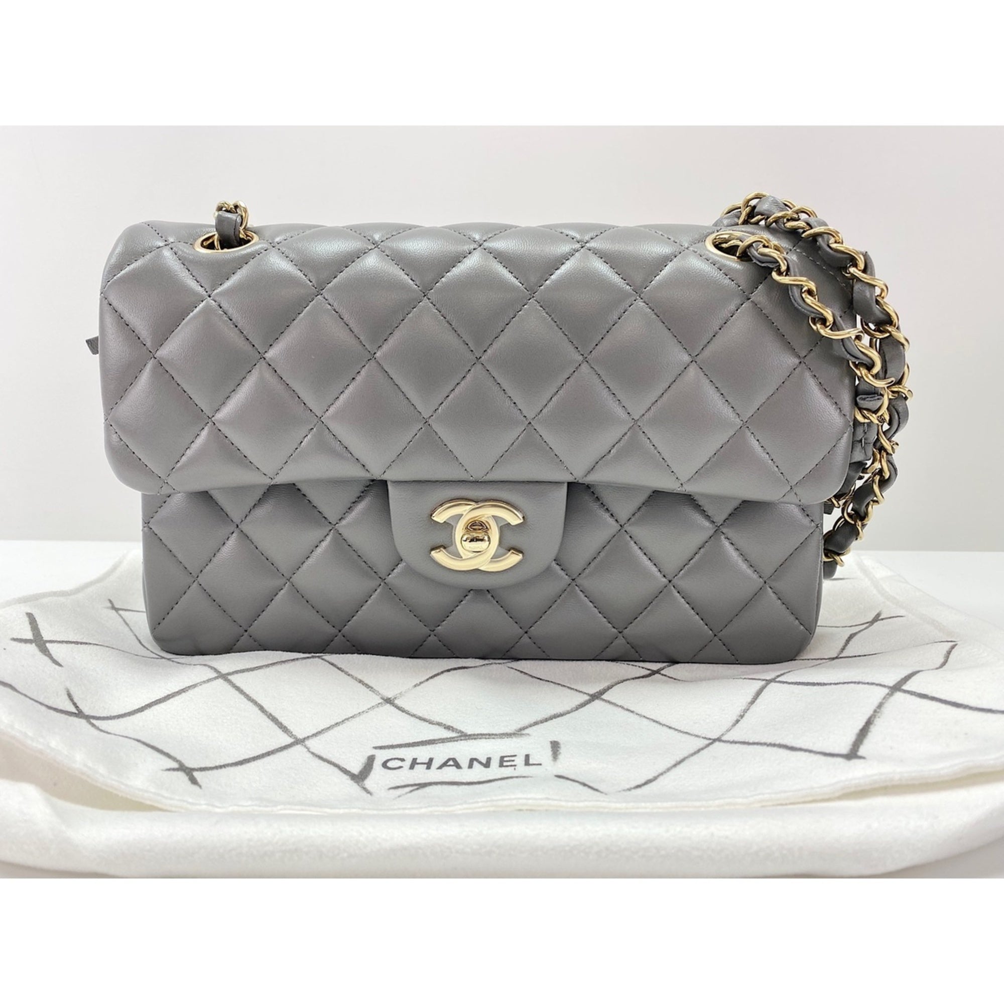 Chanel Gray Shoulder Bag (Pre-Owned)