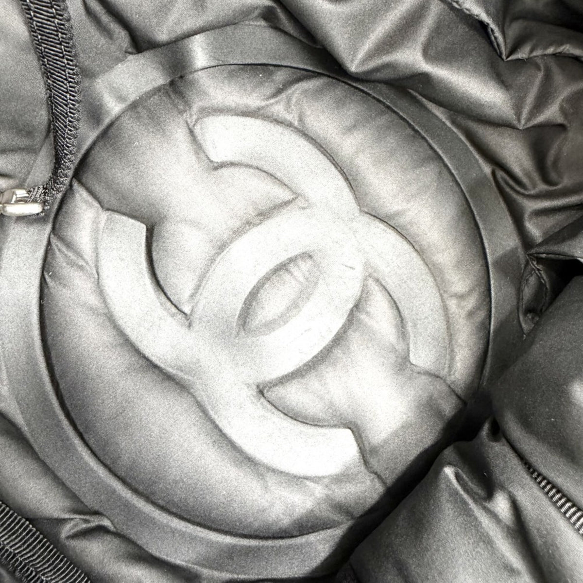 Chanel Black Nylon Shoulder Bag (Pre-Owned)