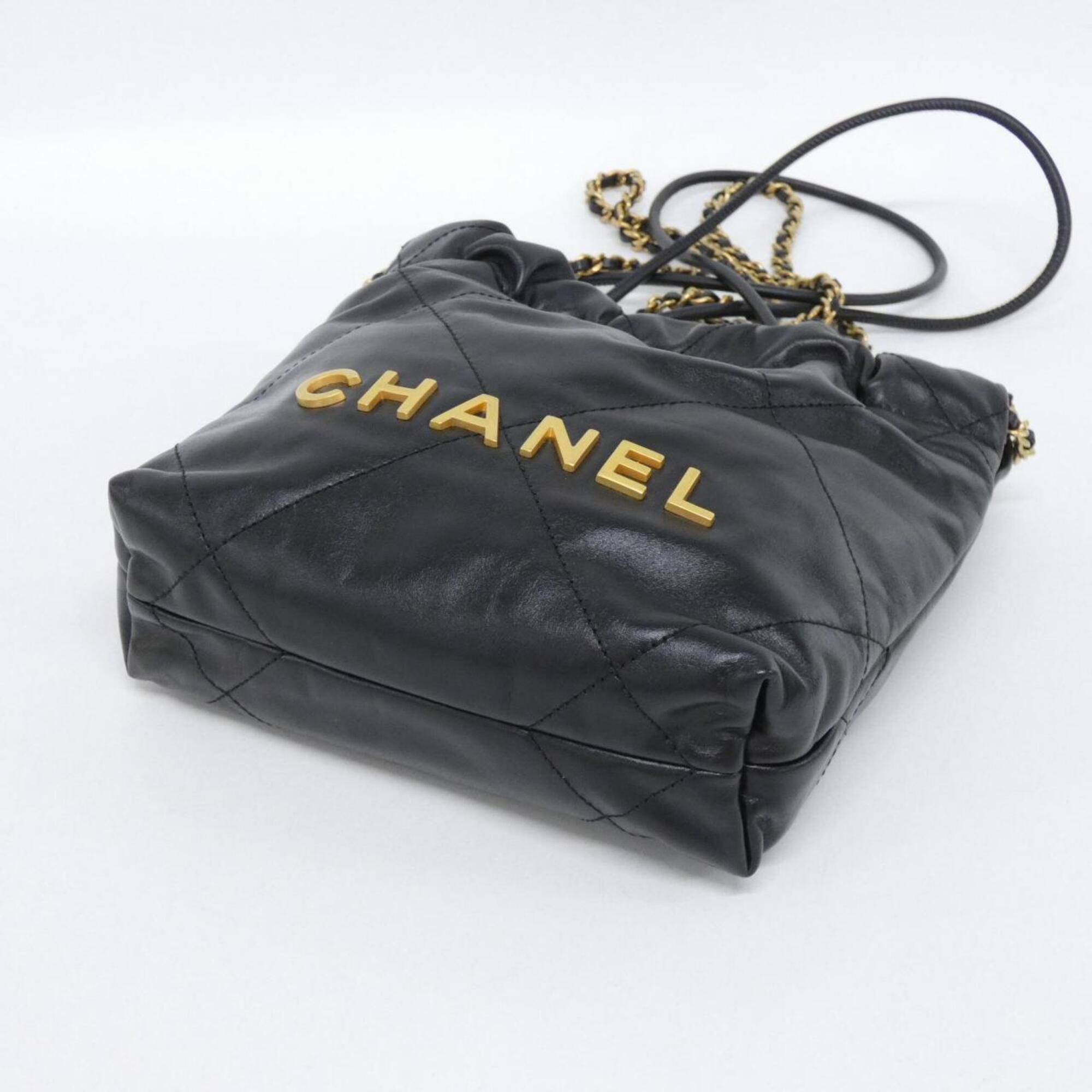 Chanel Black Leather Handbag (Pre-Owned)
