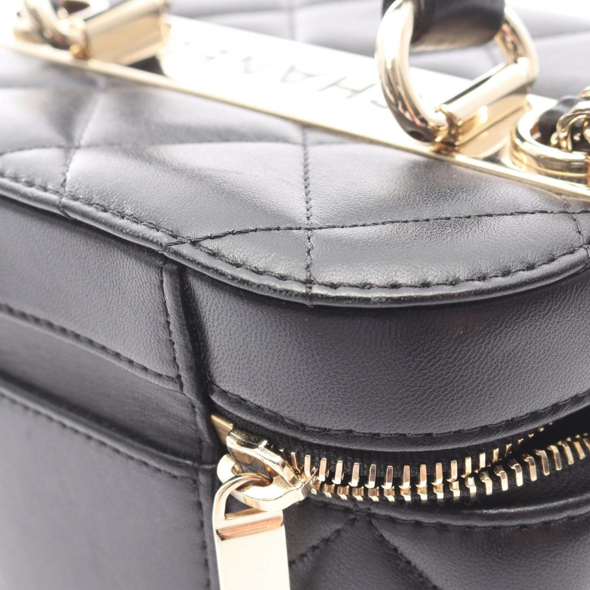 Chanel Black Leather Handbag Shoulder Bag (Pre-Owned)