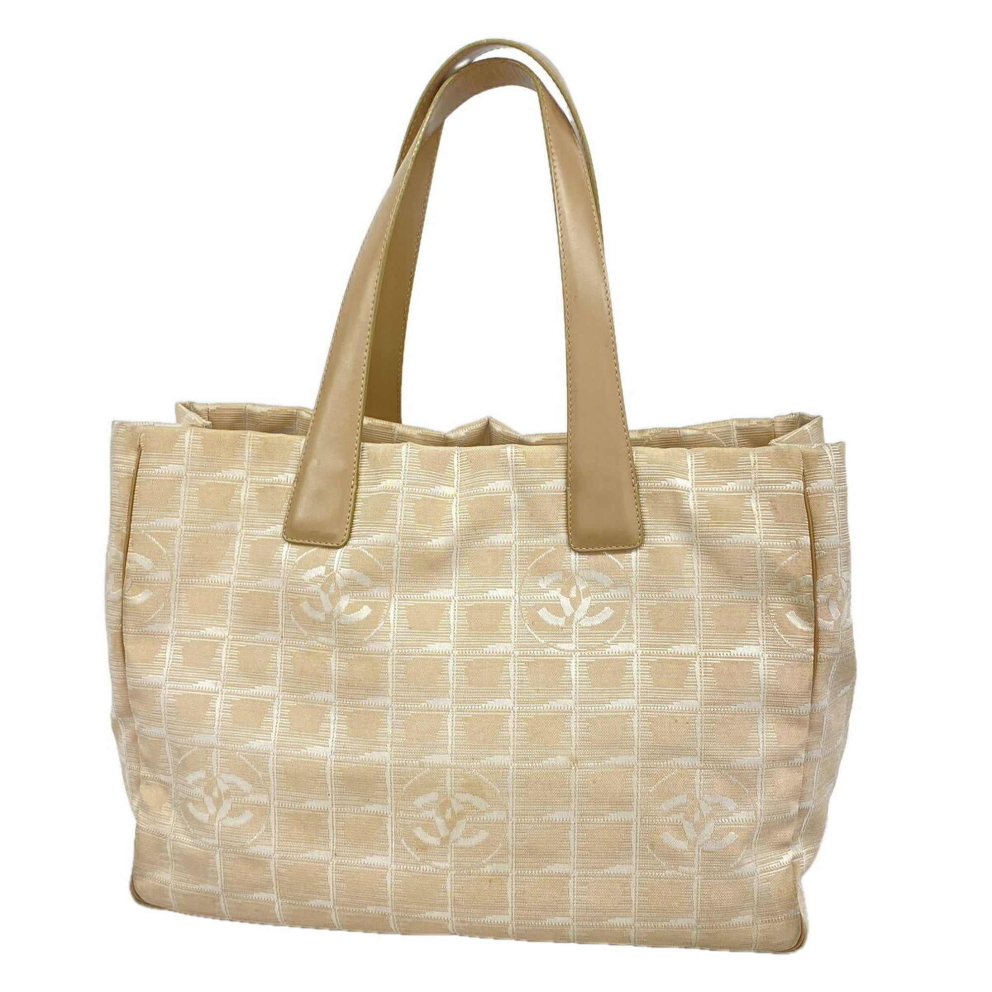Chanel Beige Nylon Tote Bag (Pre-Owned)