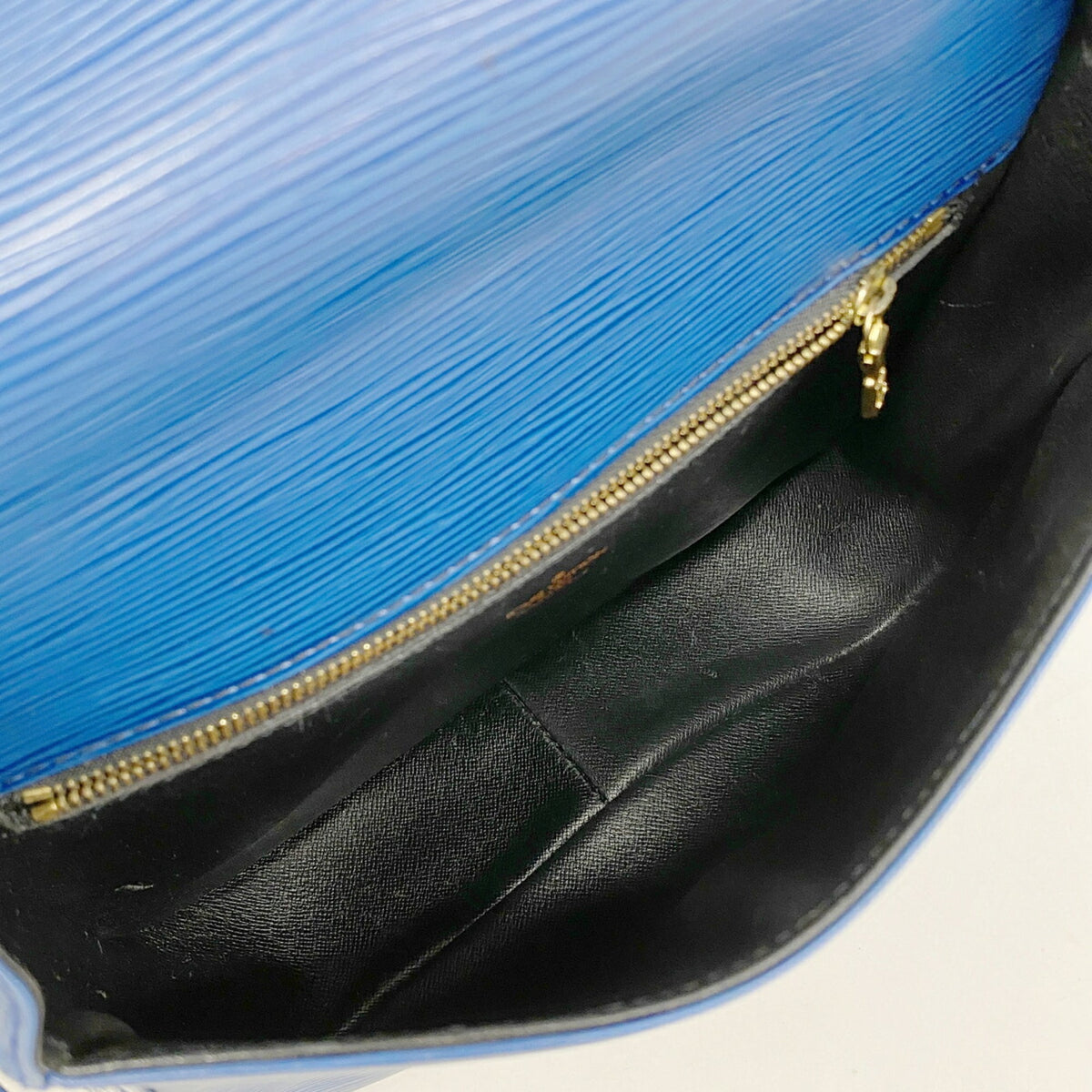 Louis Vuitton Toledo Blue Shoulder Bag (Pre-Owned)