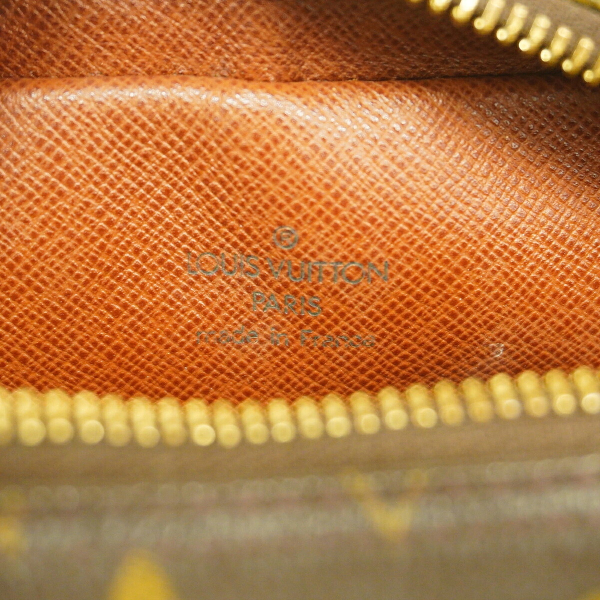 Louis Vuitton Brown Shoulder Bag (Pre-Owned)