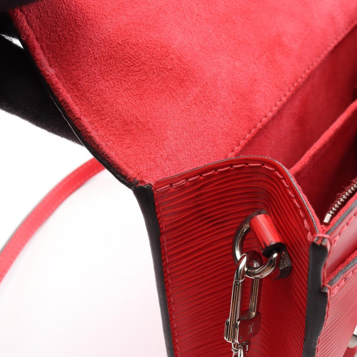 Louis Vuitton Red Color Leather Handbag Shoulder Bag (Pre-Owned)