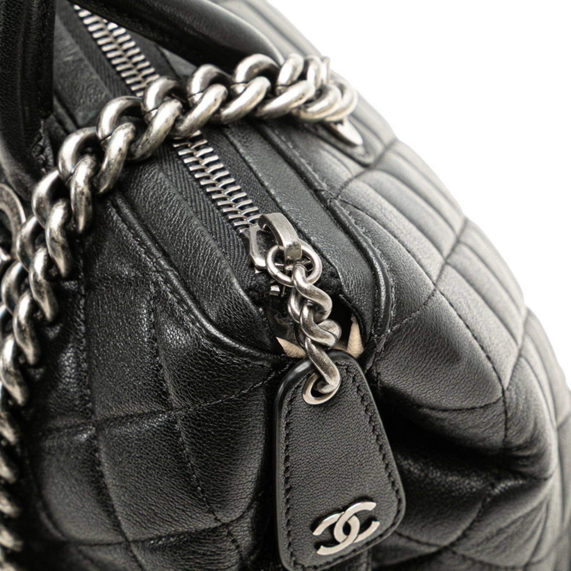 Chanel Black Leather Handbag Shoulder Bag (Pre-Owned)