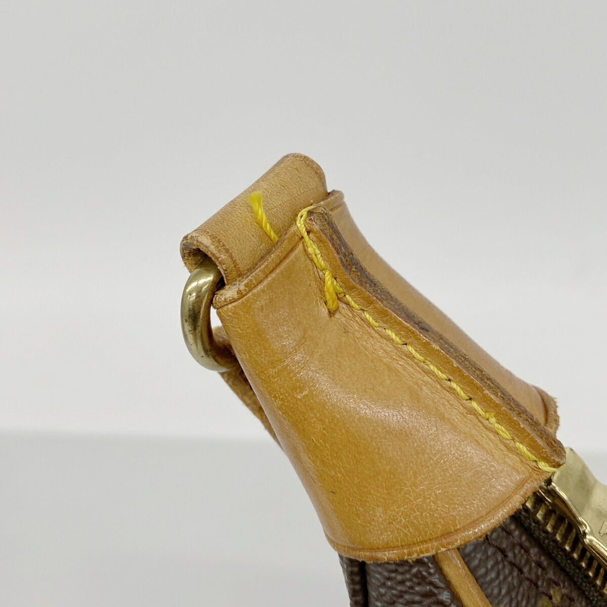 Louis Vuitton Brown Shoulder Bag (Pre-Owned)