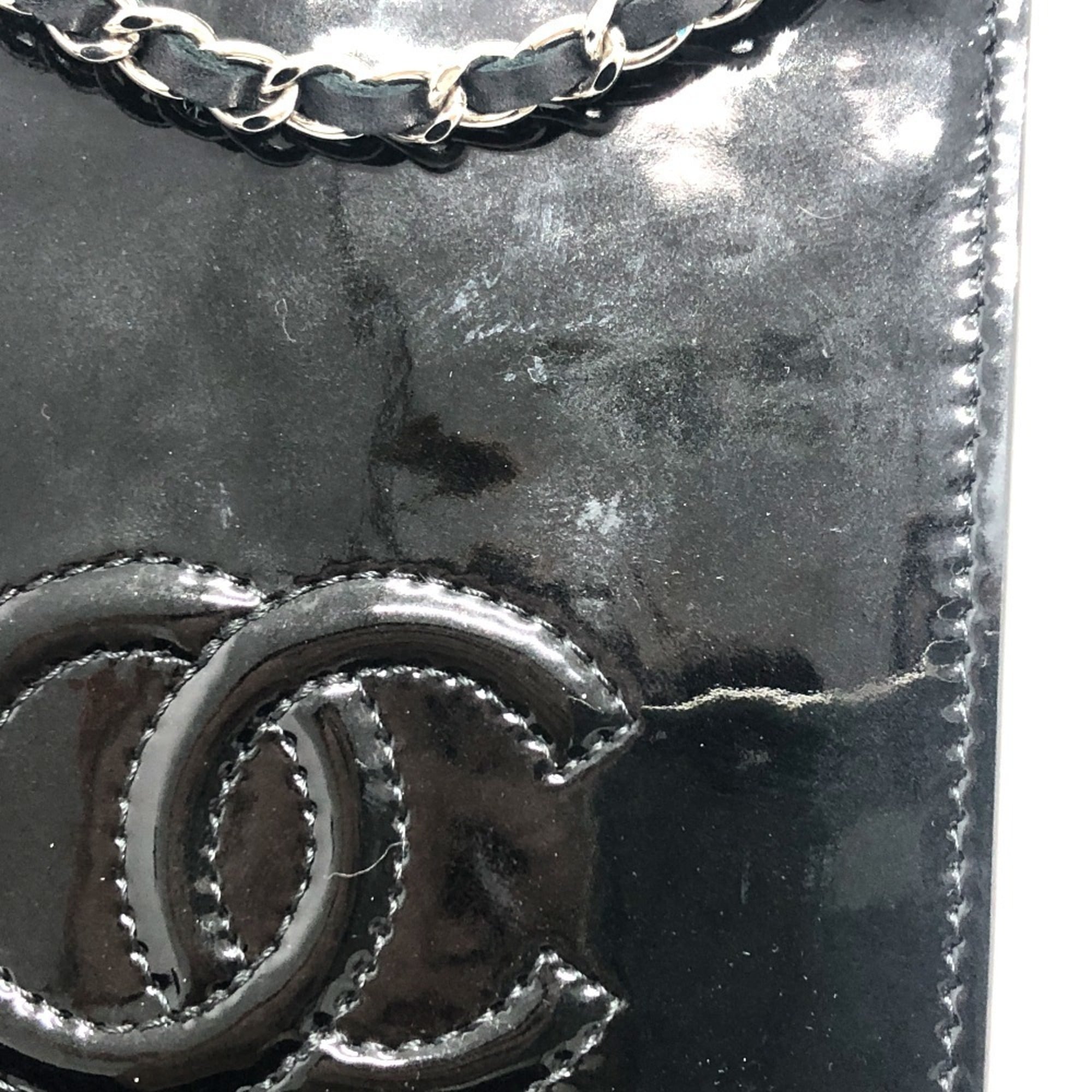Chanel Black Pouch Shoulder Bag (Pre-Owned)