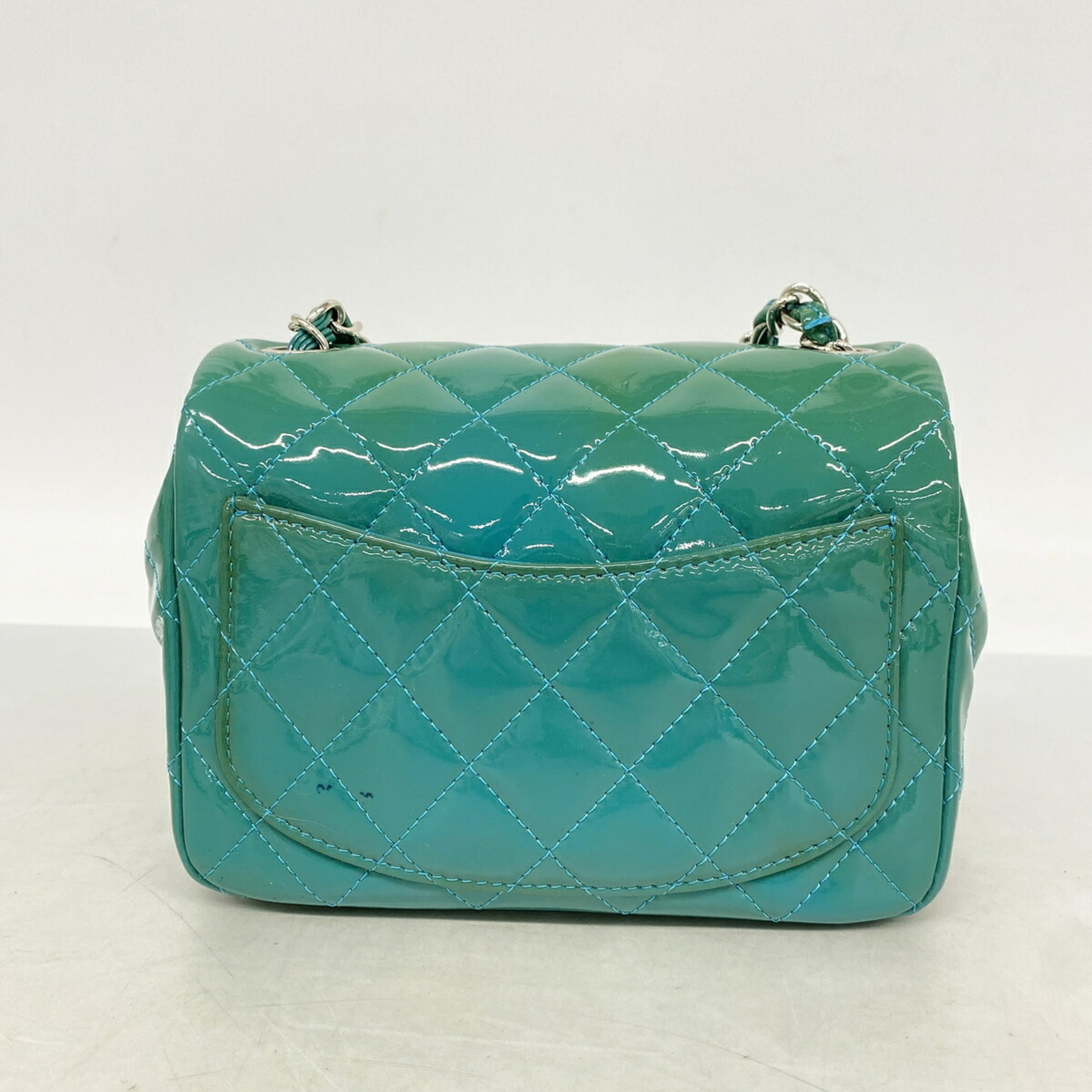 Chanel Blue Patent Leather Shoulder Bag (Pre-Owned)
