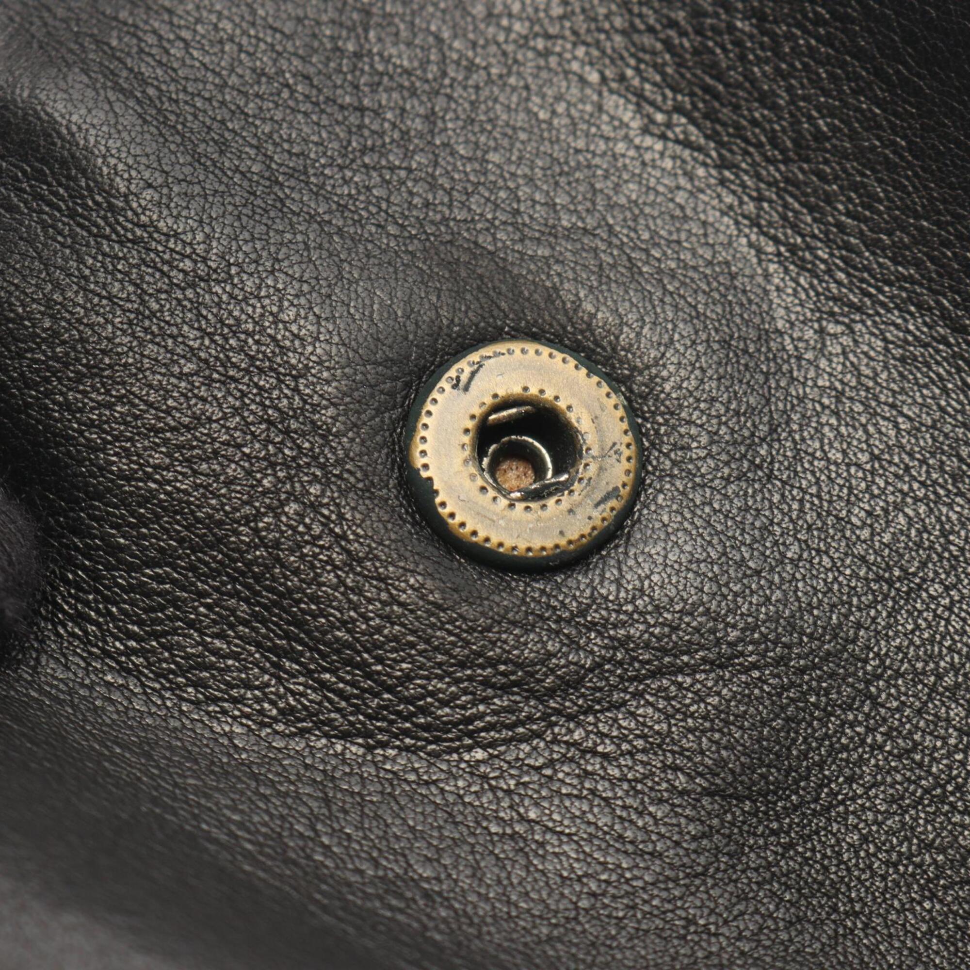 Chanel Black Leather Handbag (Pre-Owned)