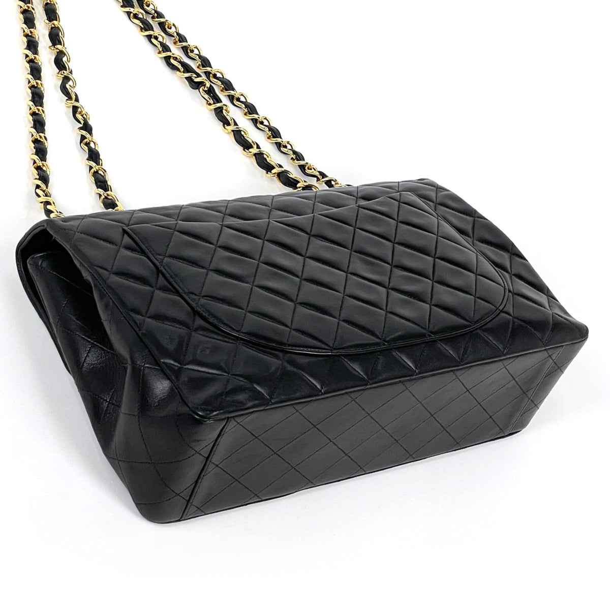Chanel Black Leather Shoulder Bag (Pre-Owned)