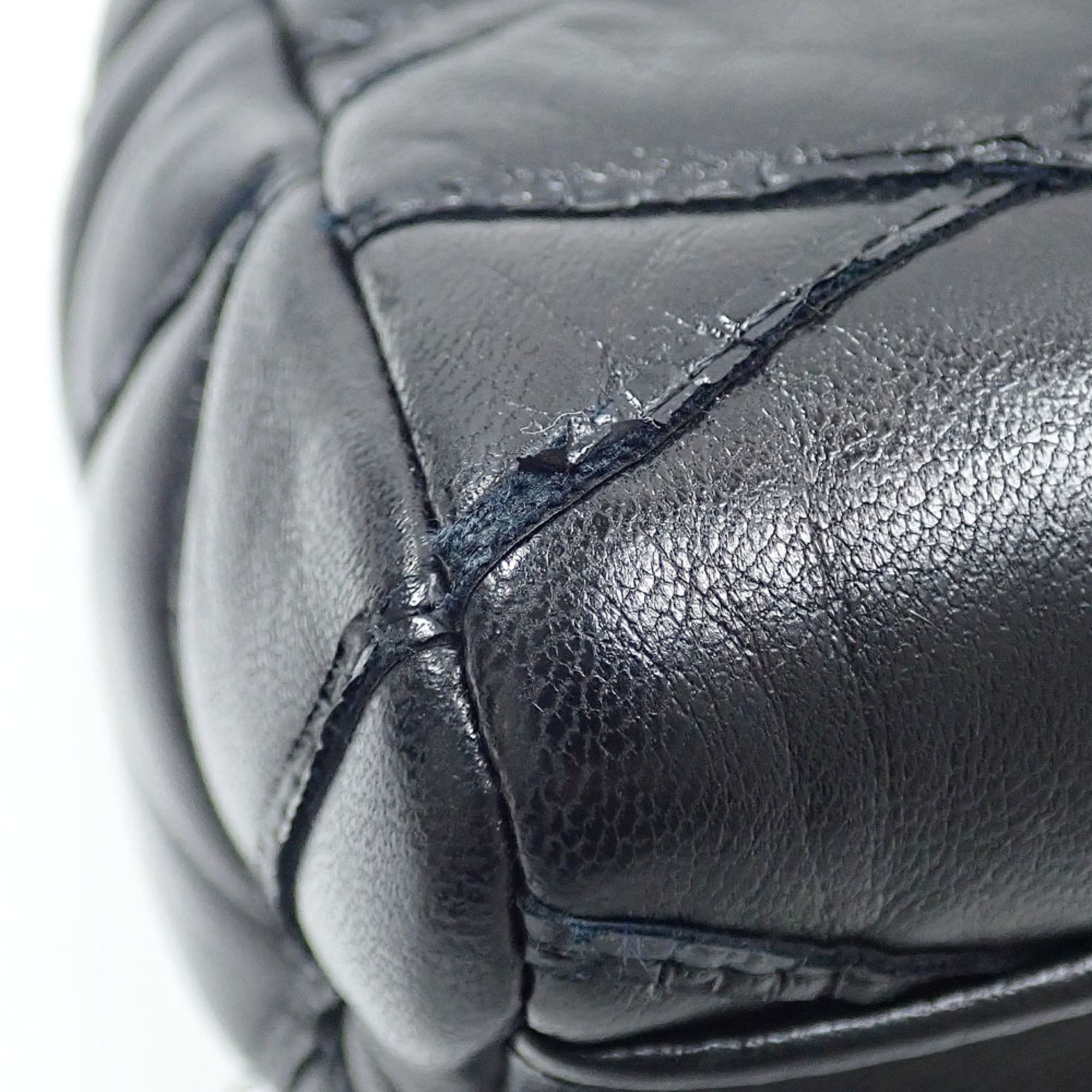 Louis Vuitton Black Noir Leather Shoulder Bag (Pre-Owned)