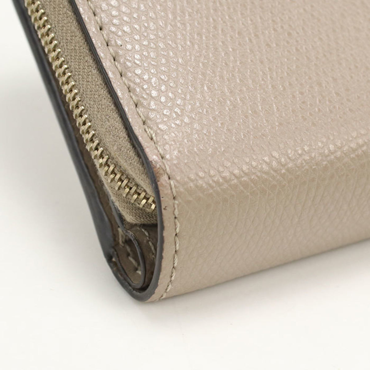 Fendi Beige Leather Wallet (Bi-Fold) (Pre-Owned)