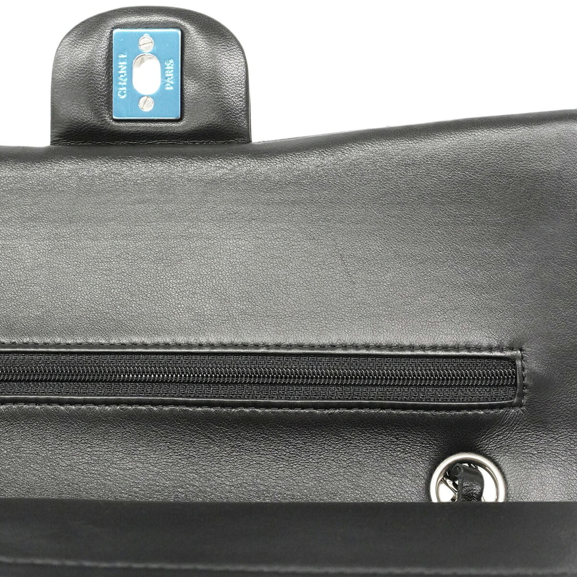 Chanel Black Leather Shoulder Bag (Pre-Owned)