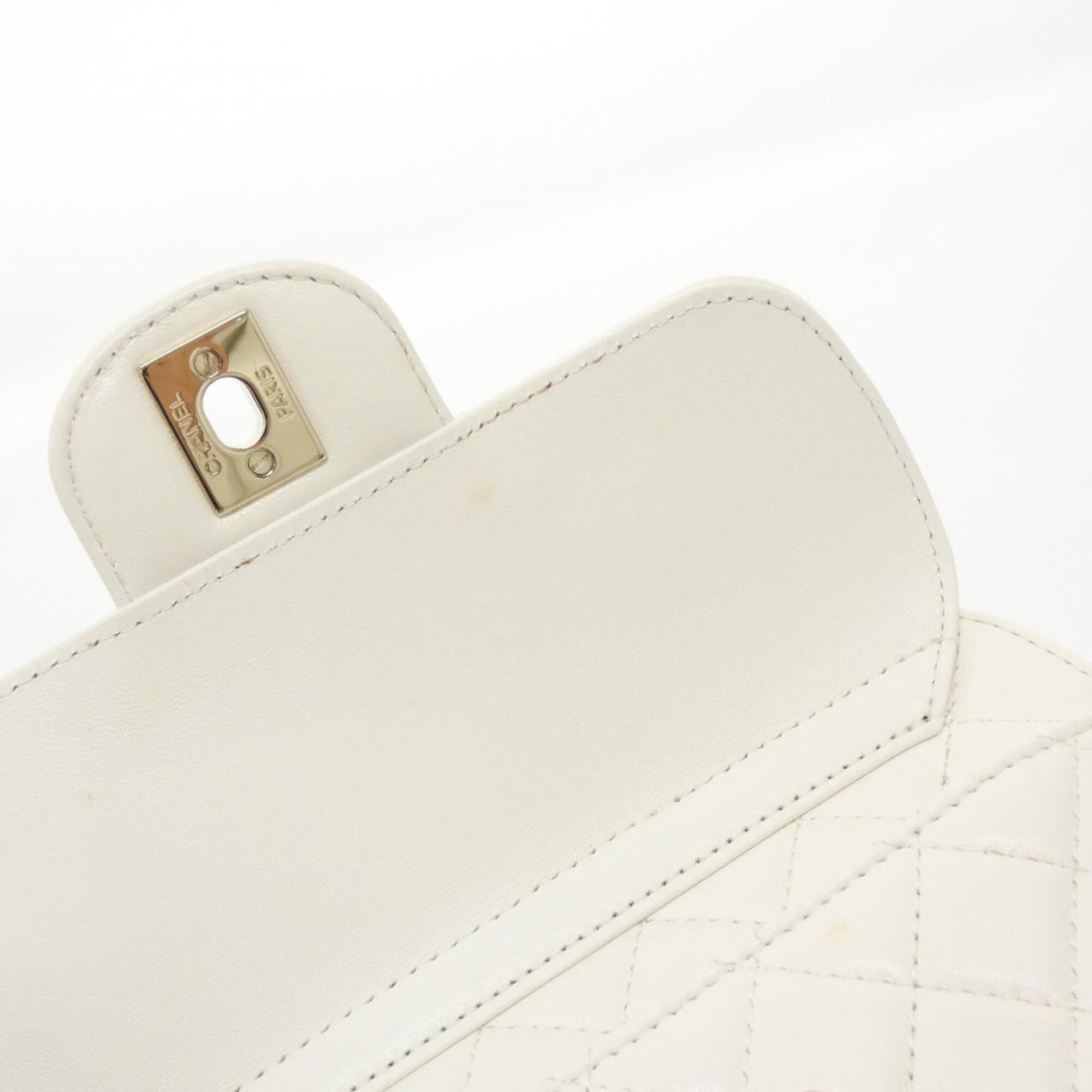 Chanel White Leather Shoulder Bag (Pre-Owned)