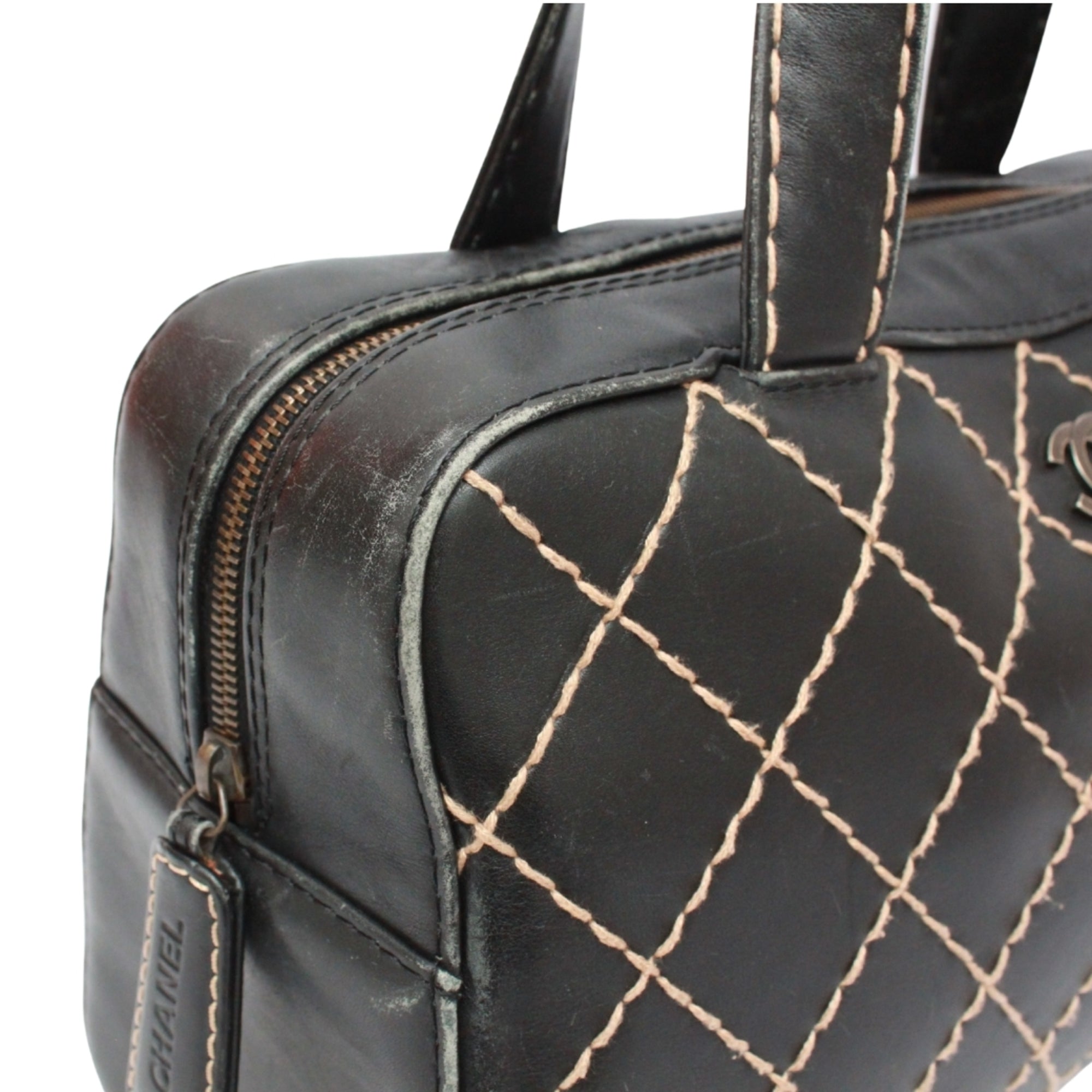 Chanel Black Leather Handbag (Pre-Owned)