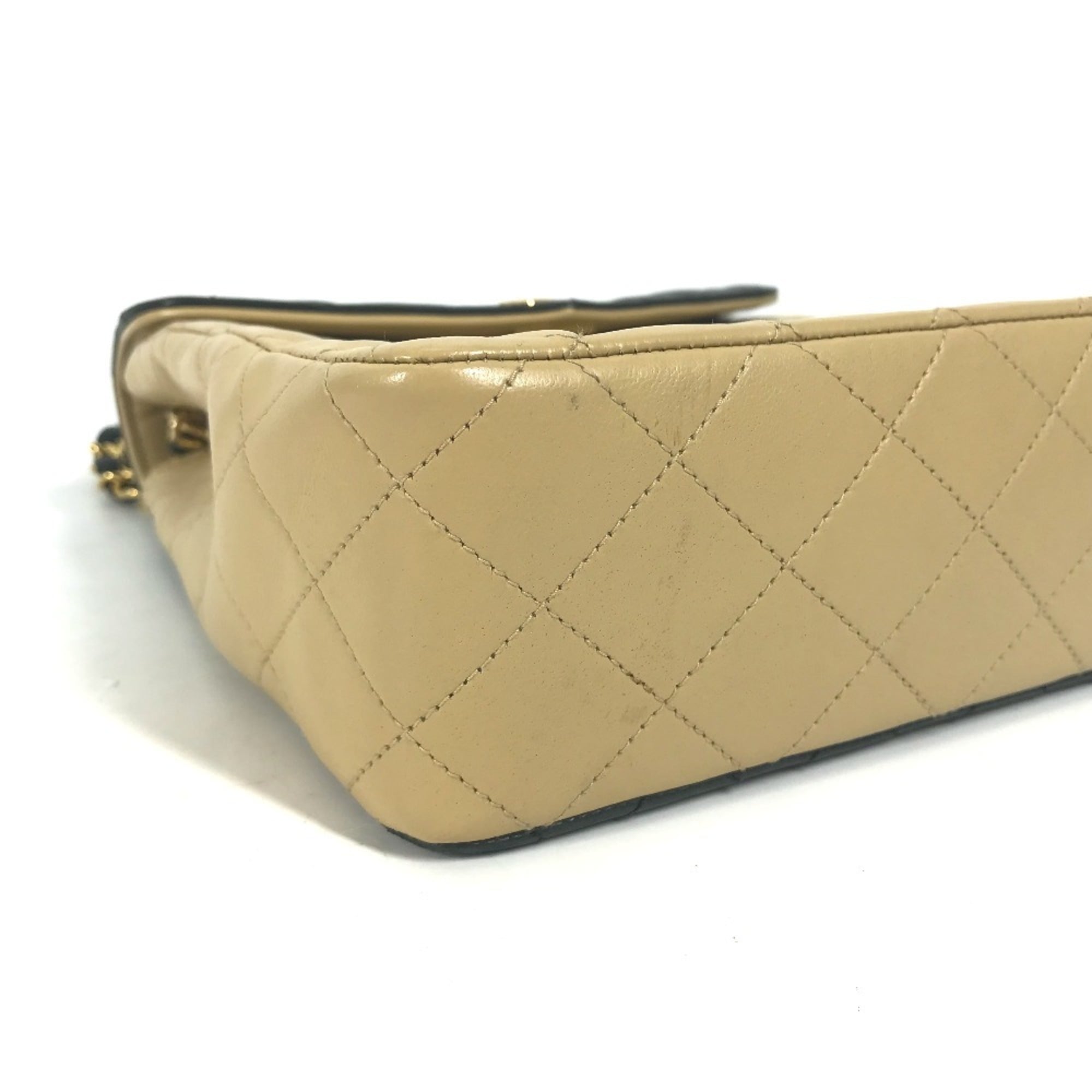 Chanel Beige Black Leather Shoulder Bag (Pre-Owned)