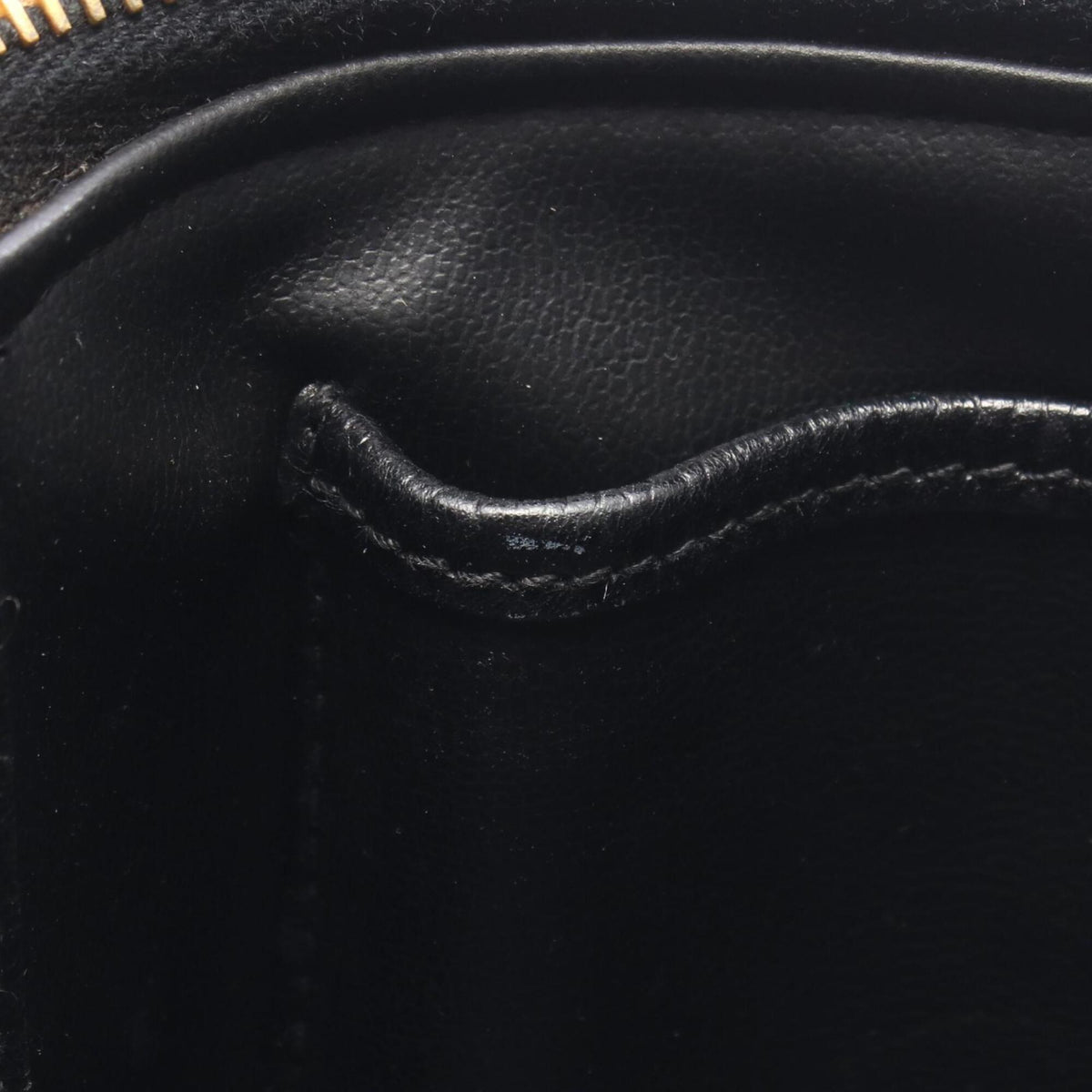 Chanel Black Grained Calfskin Handbag (Pre-Owned)