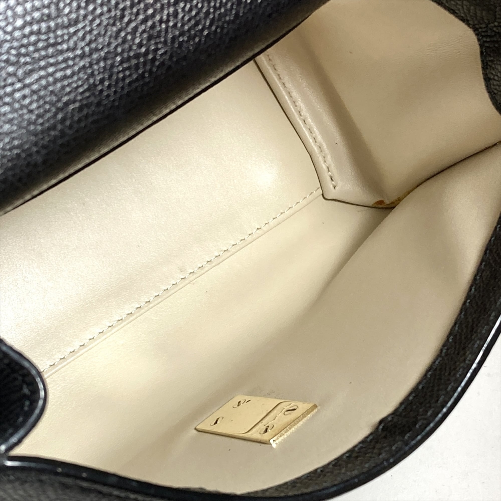 Valextra Black Leather Shoulder Bag (Pre-Owned)