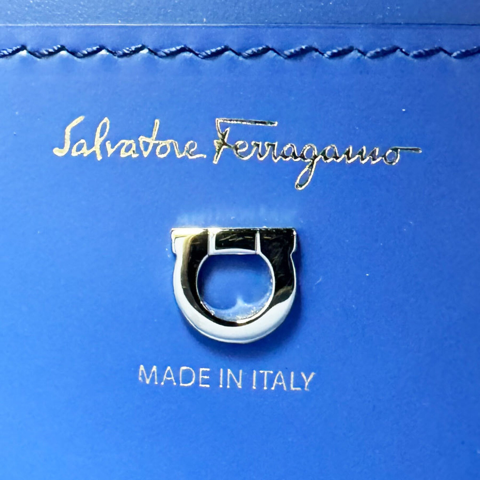 Salvatore Ferragamo Blue Leather Shoulder Bag (Pre-Owned)