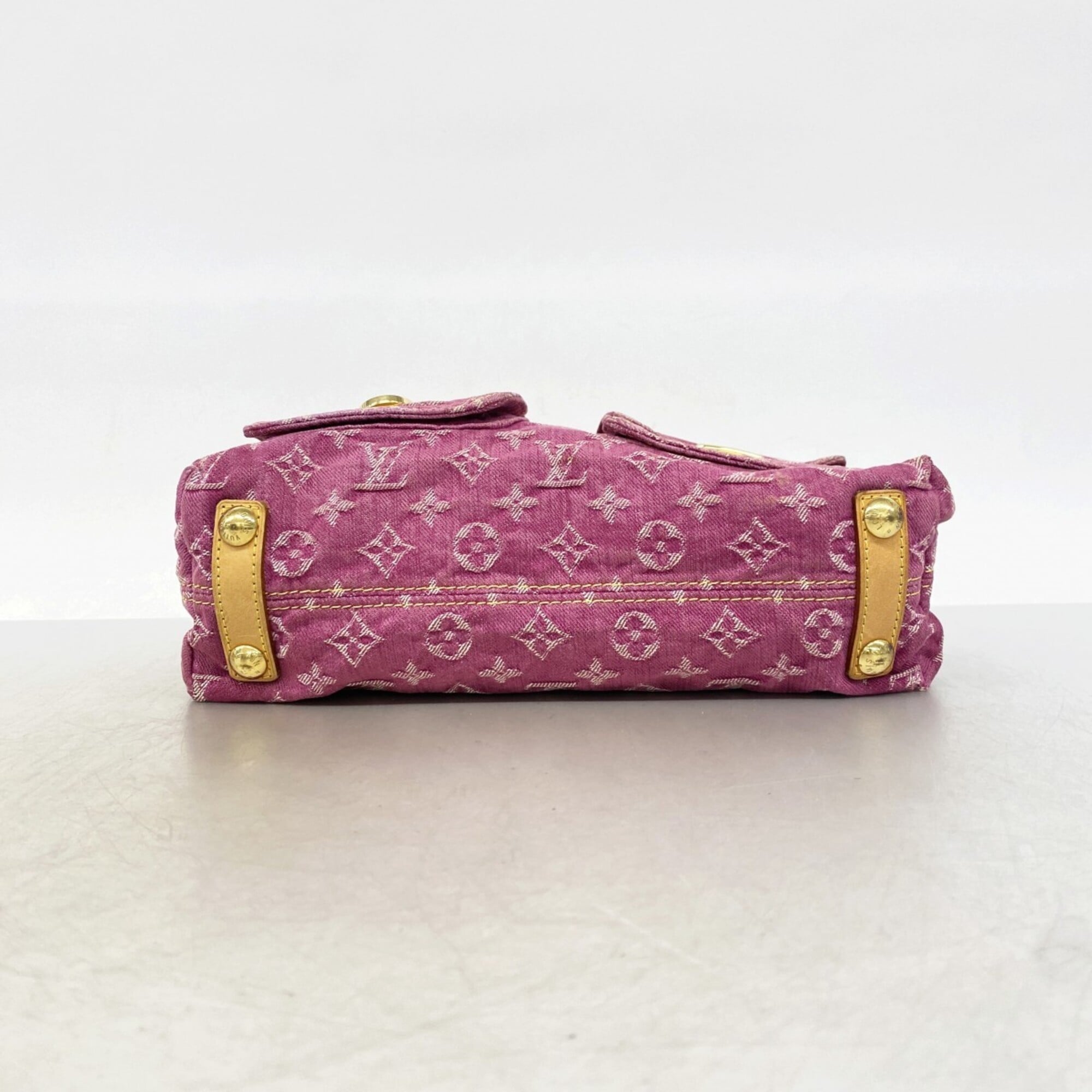 Louis Vuitton Fuchsia Shoulder Bag (Pre-Owned)