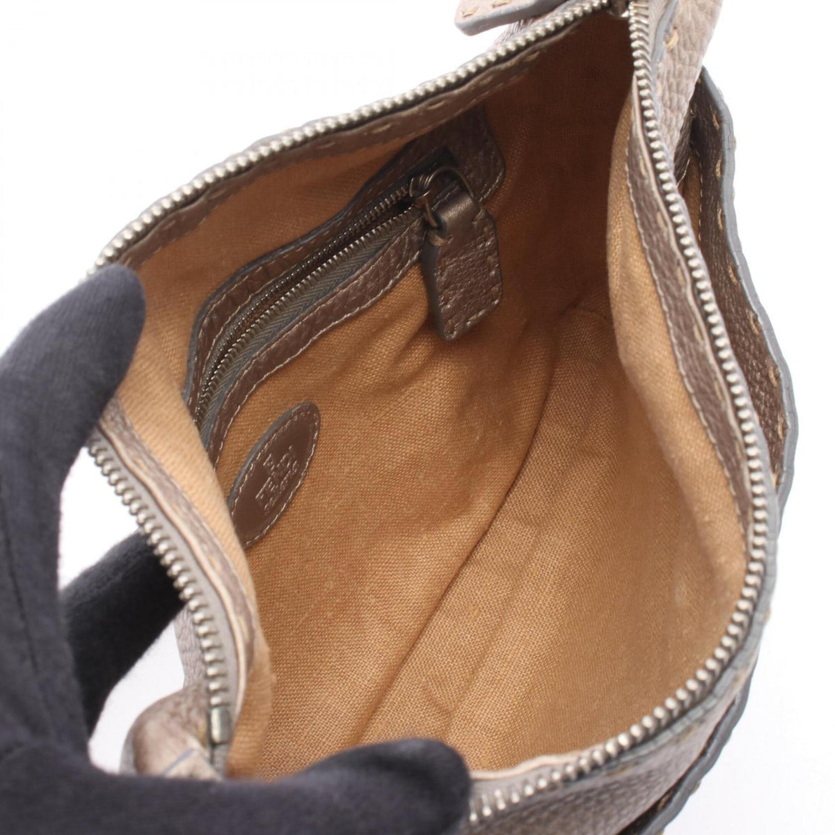 Fendi Beige Leather Handbag Shoulder Bag (Pre-Owned)