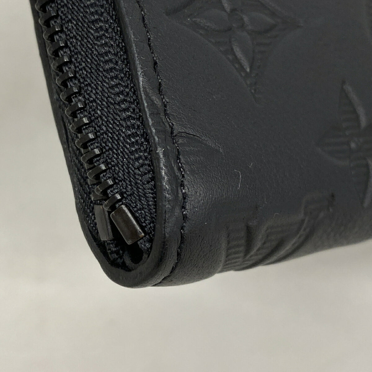 Louis Vuitton Black Long Wallet (Bi-Fold) (Pre-Owned)
