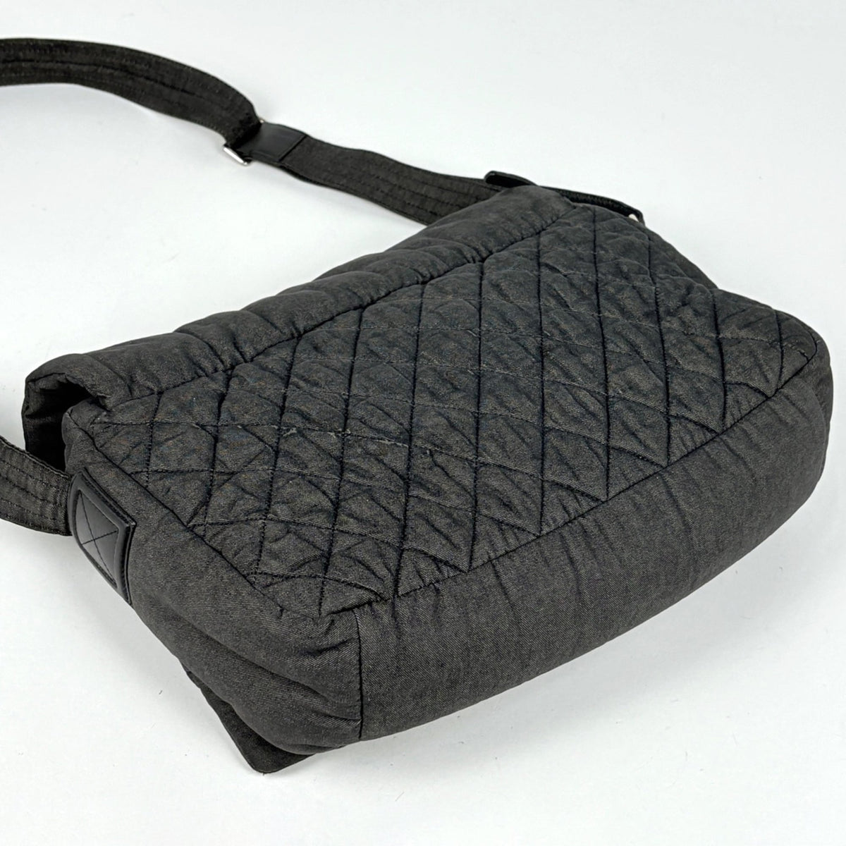 Chanel Dark Gray Canvas Leather Shoulder Bag (Pre-Owned)