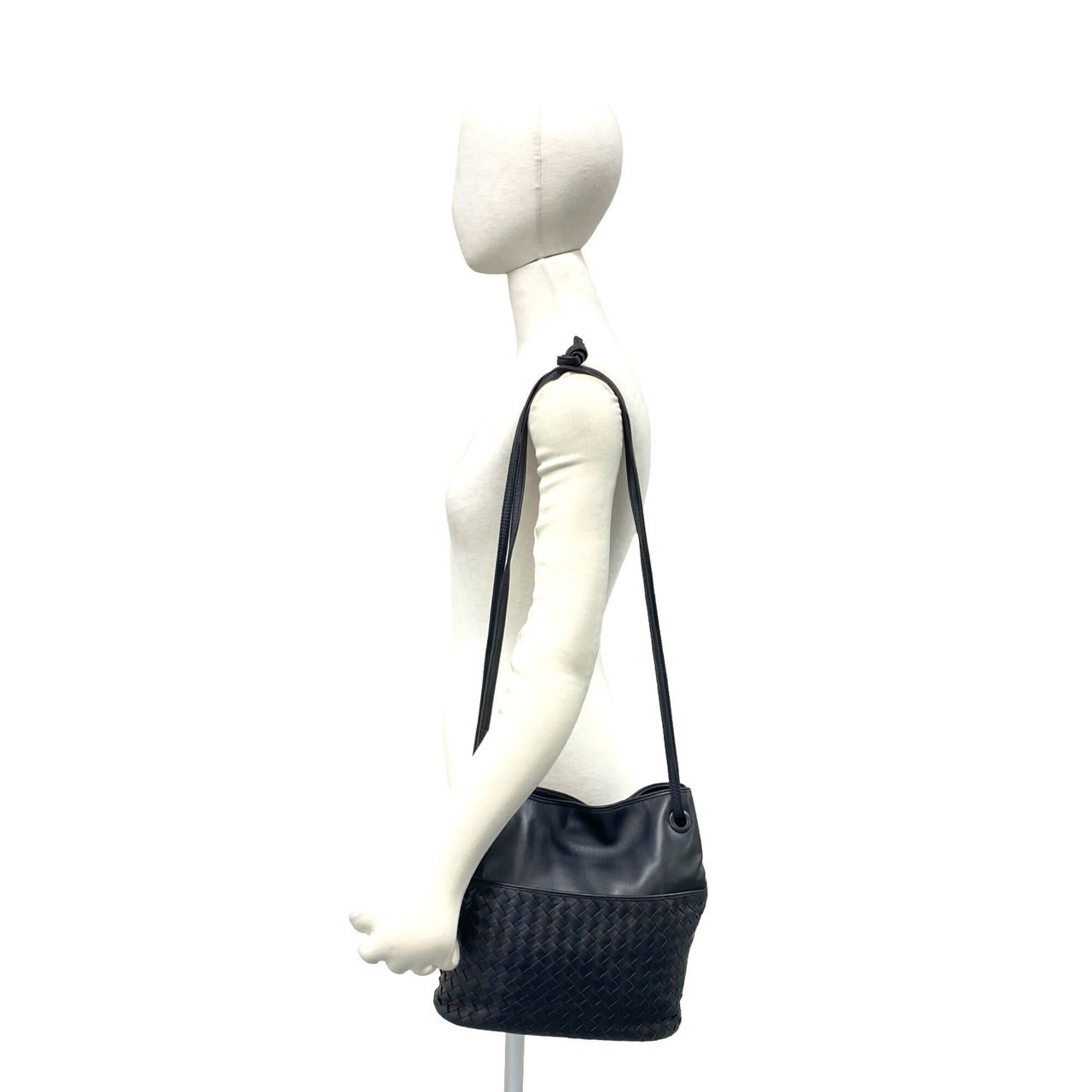 Bottega Veneta Black Leather Shoulder Bag Tote Bag (Pre-Owned)