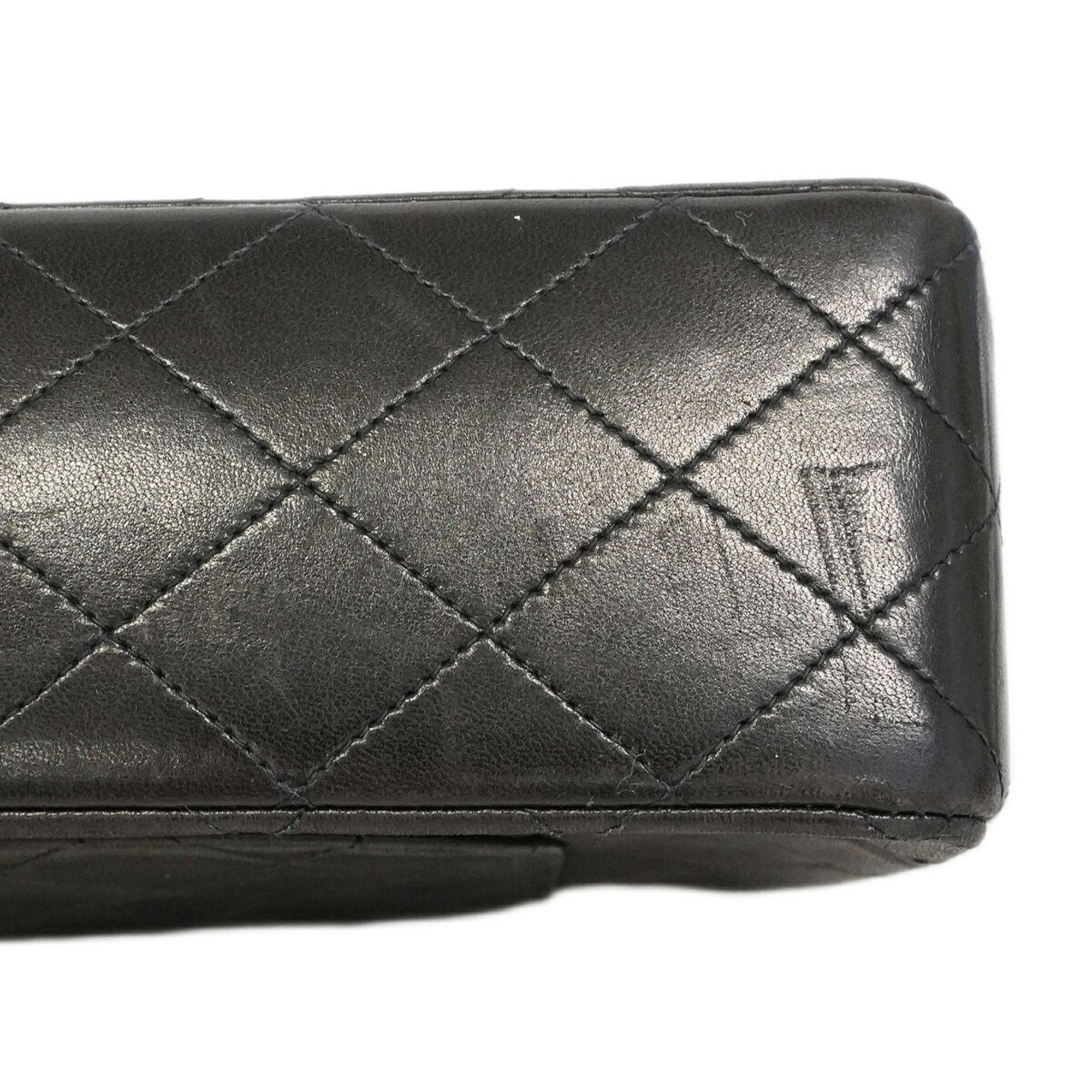 Chanel Black Leather Shoulder Bag (Pre-Owned)